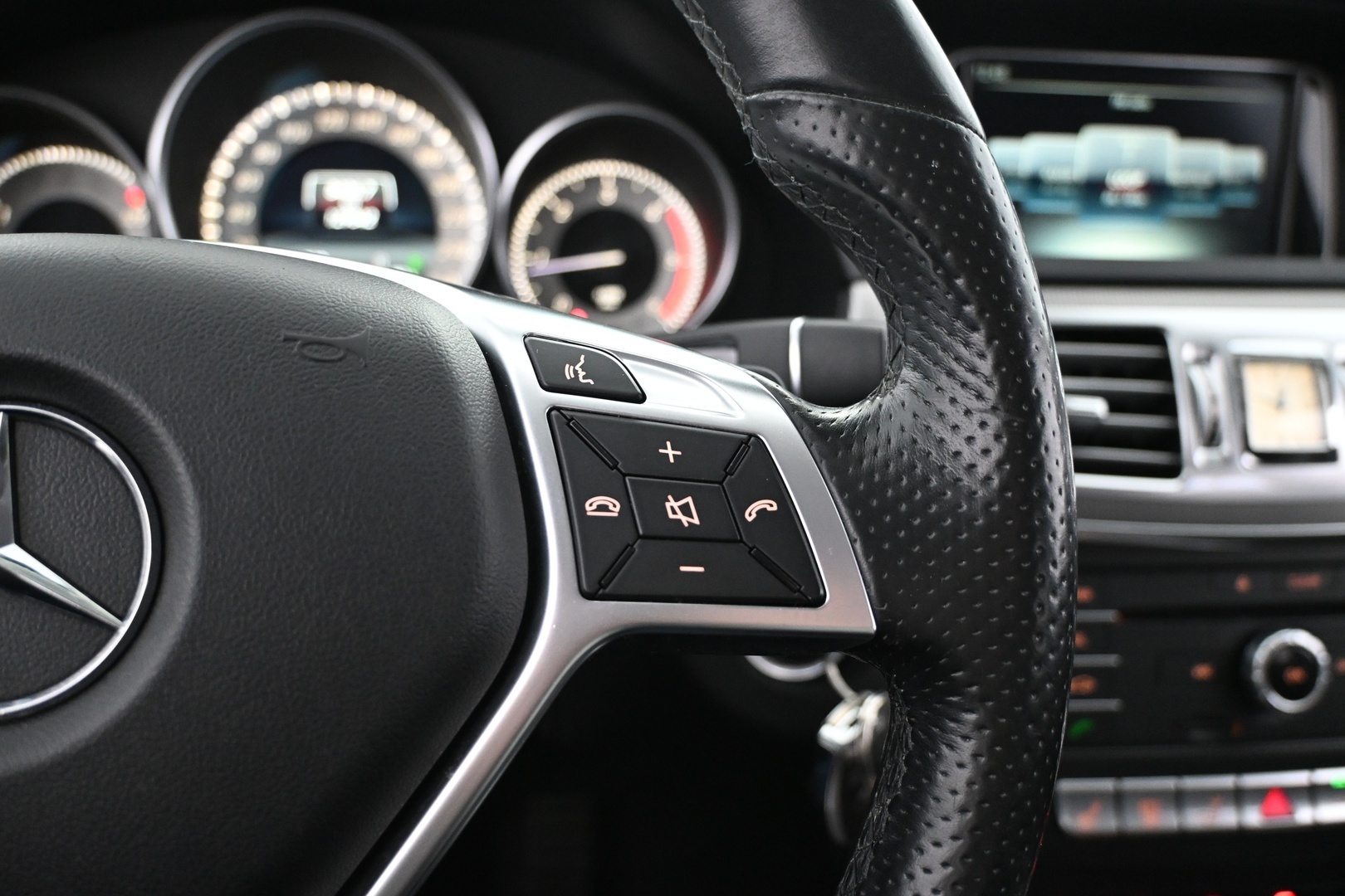 MERCEDES-BENZ E 2016