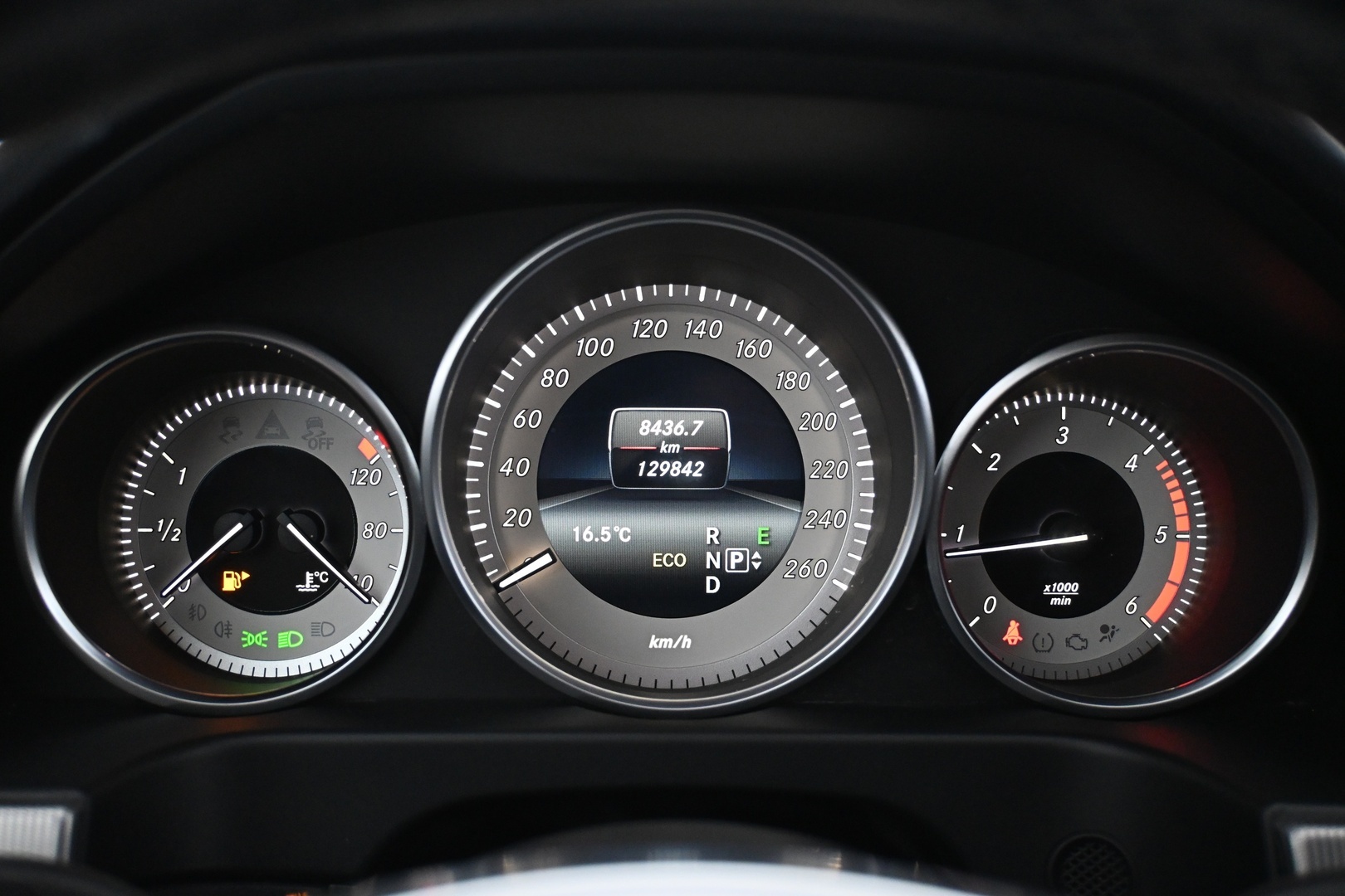 MERCEDES-BENZ E 2016