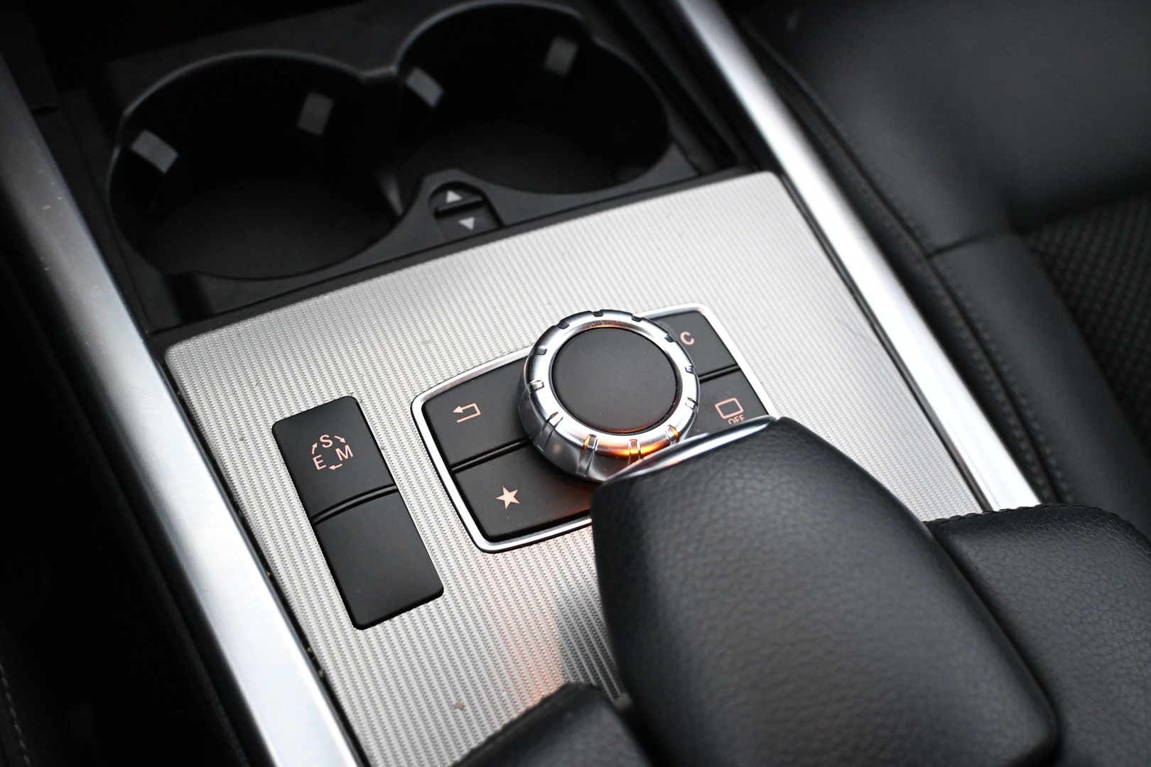 MERCEDES-BENZ E 2016