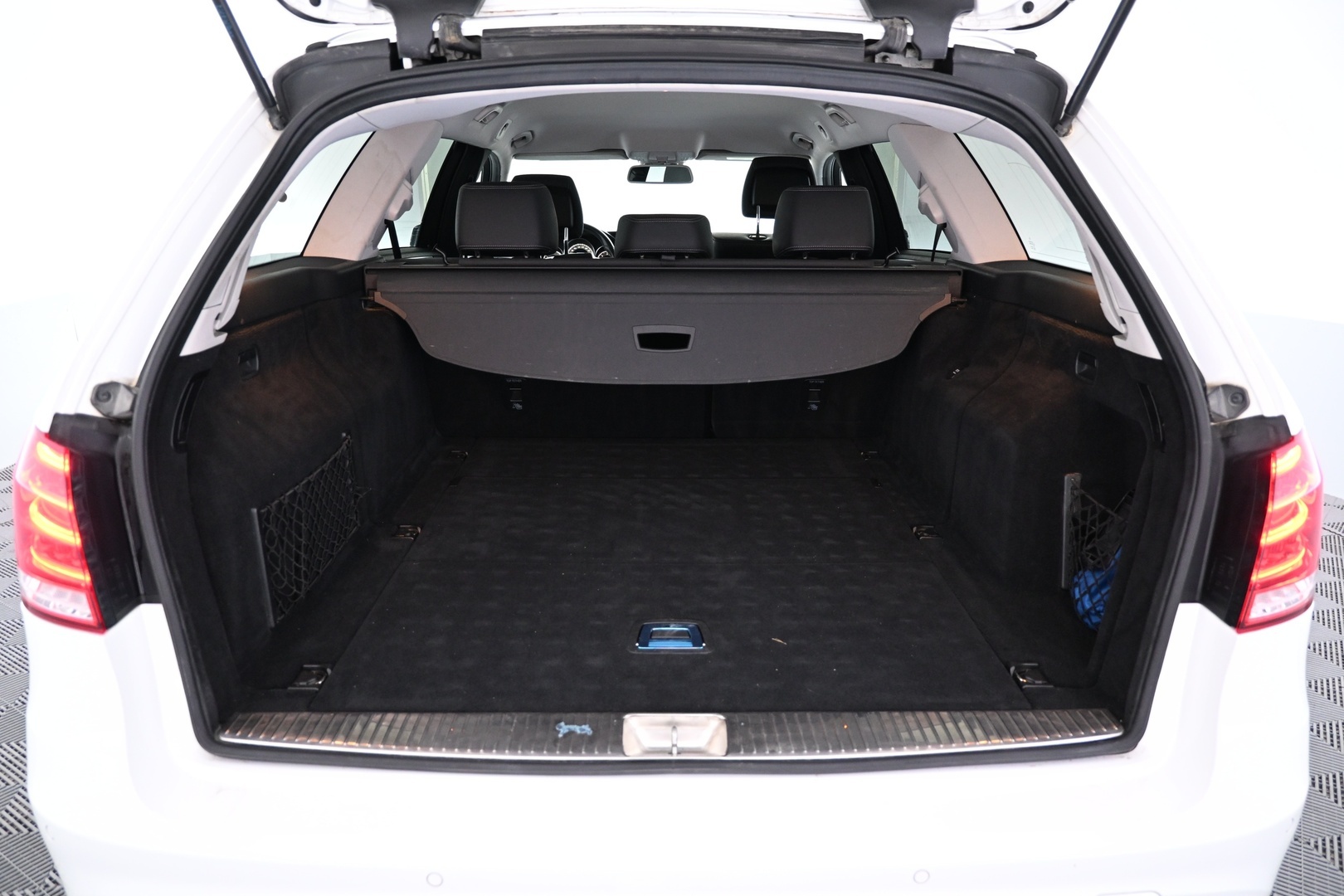 MERCEDES-BENZ E 2016