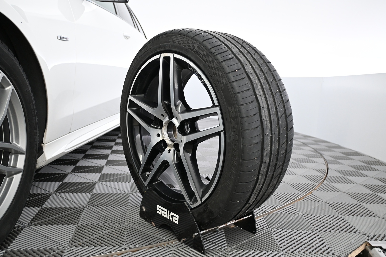 MERCEDES-BENZ E 2016