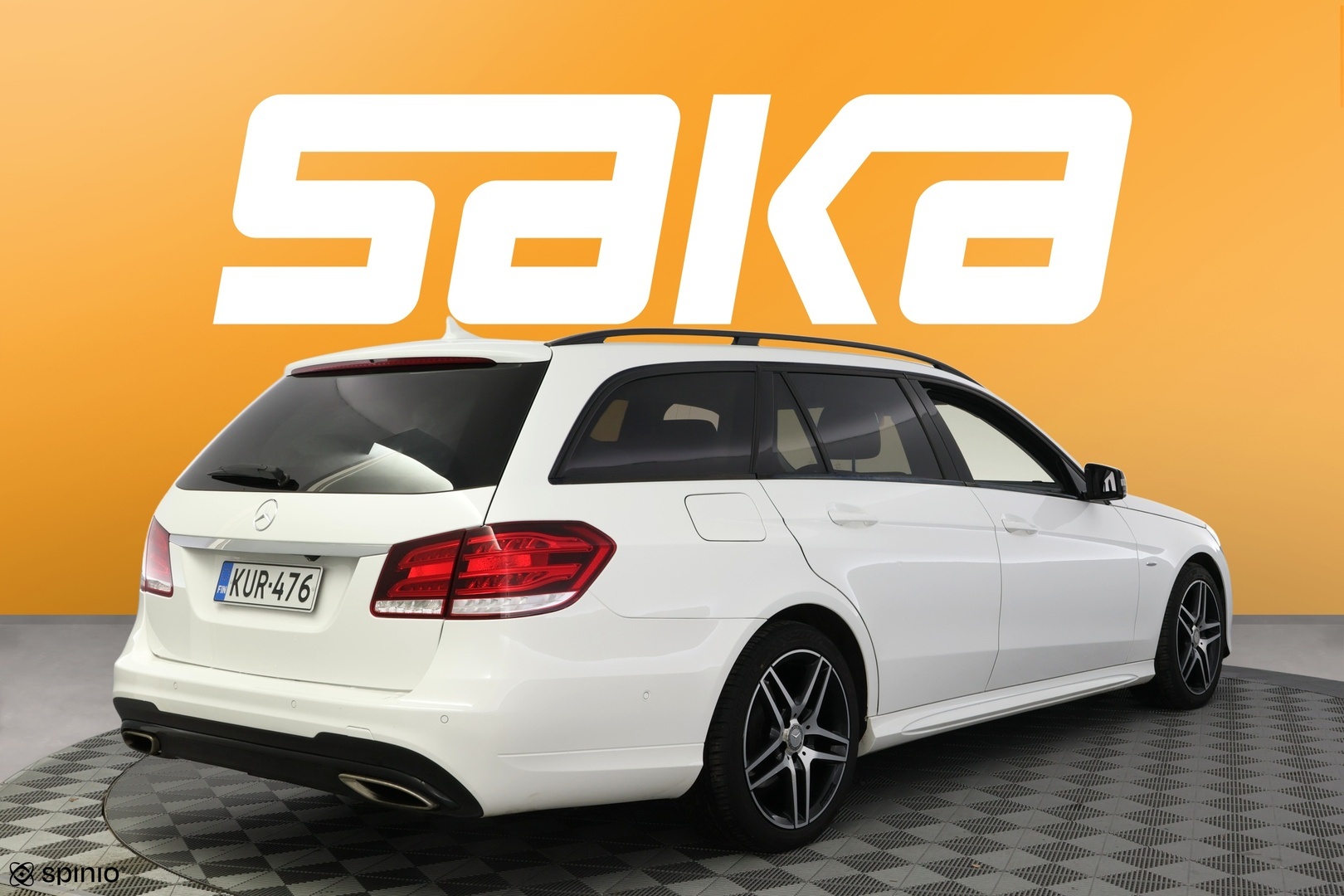 MERCEDES-BENZ E 2016