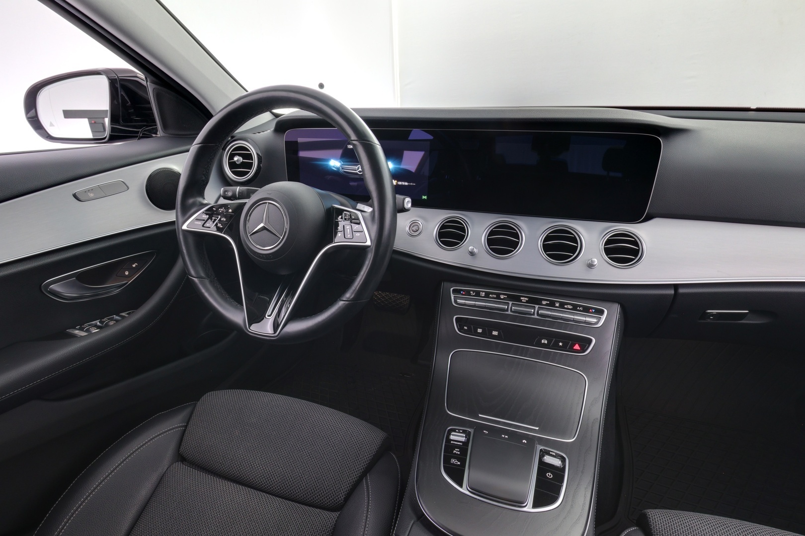 MERCEDES-BENZ E 2023