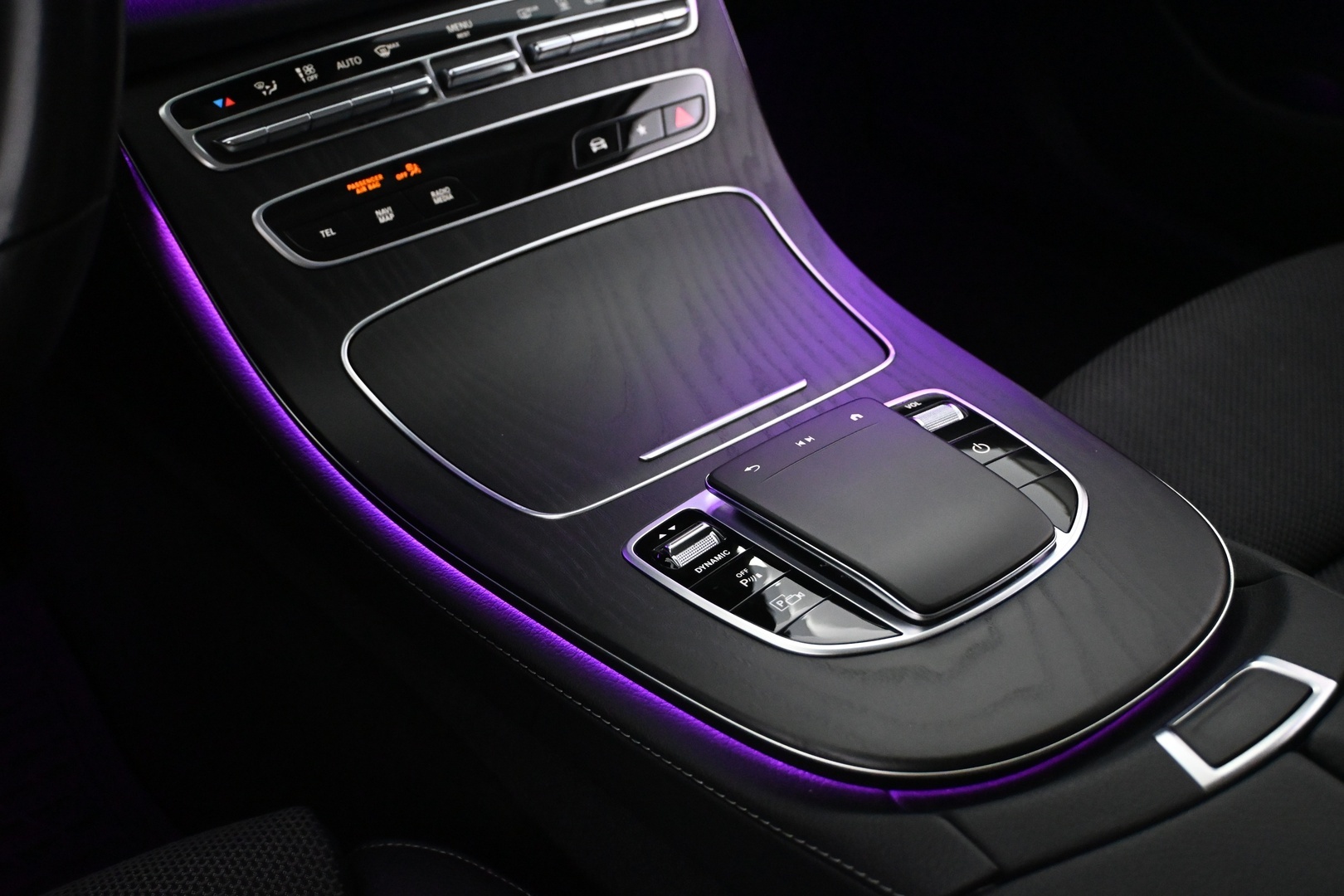 MERCEDES-BENZ E 2023