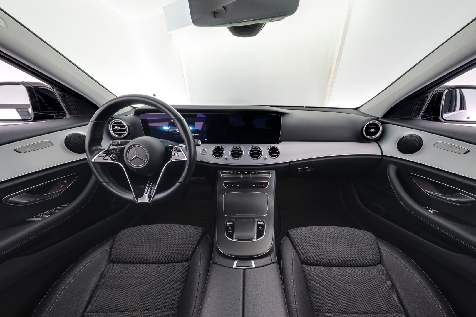 MERCEDES-BENZ E 2023
