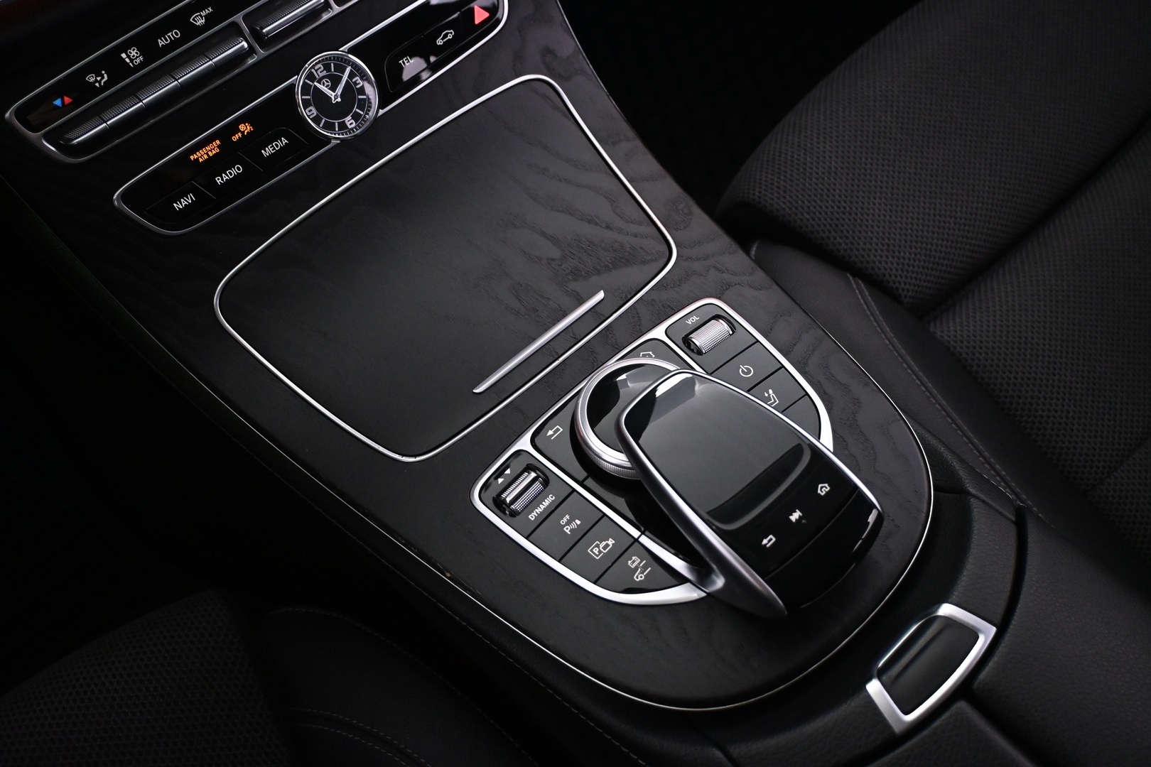 MERCEDES-BENZ E 2020