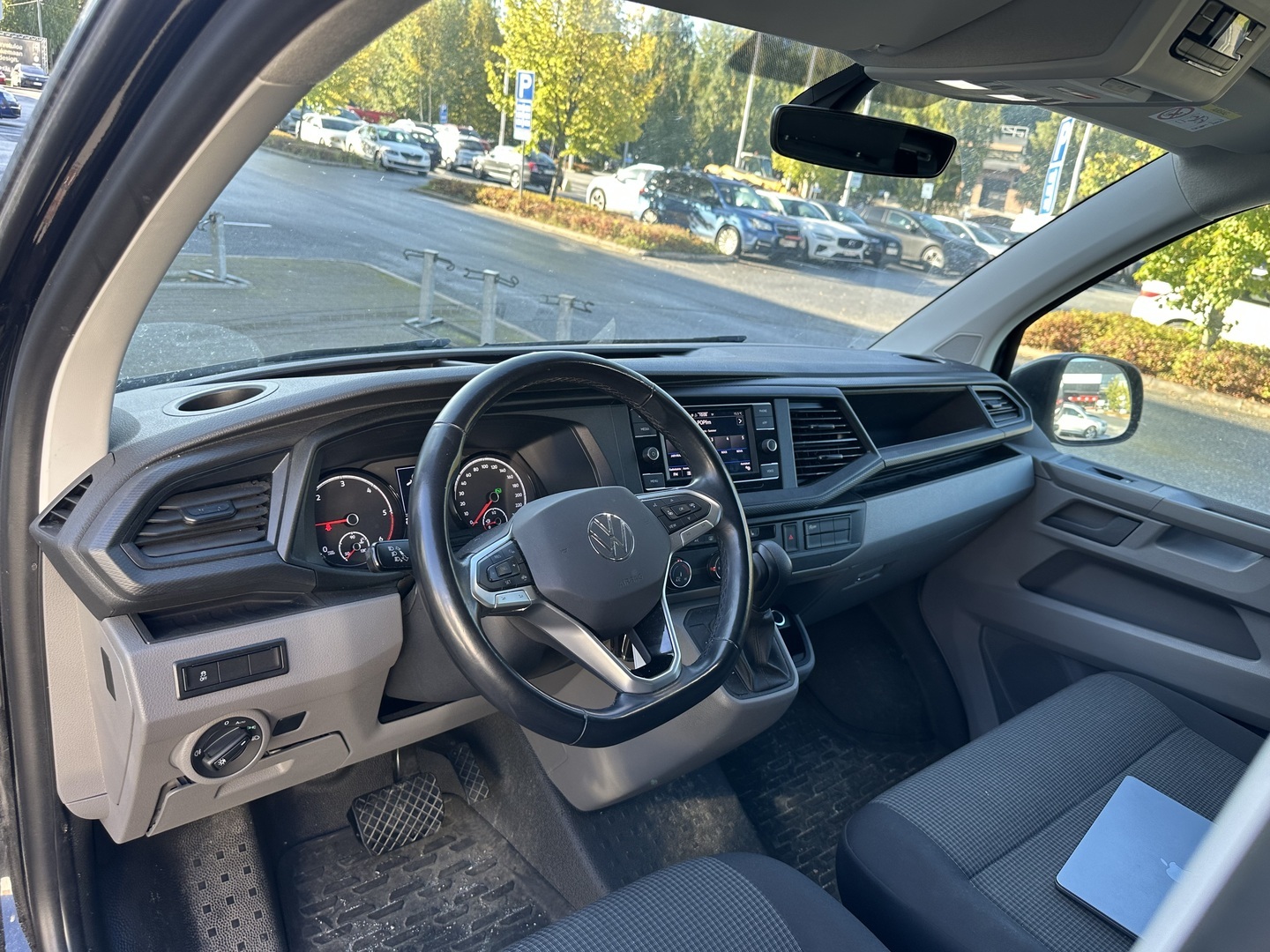 VOLKSWAGEN Transporter 2024