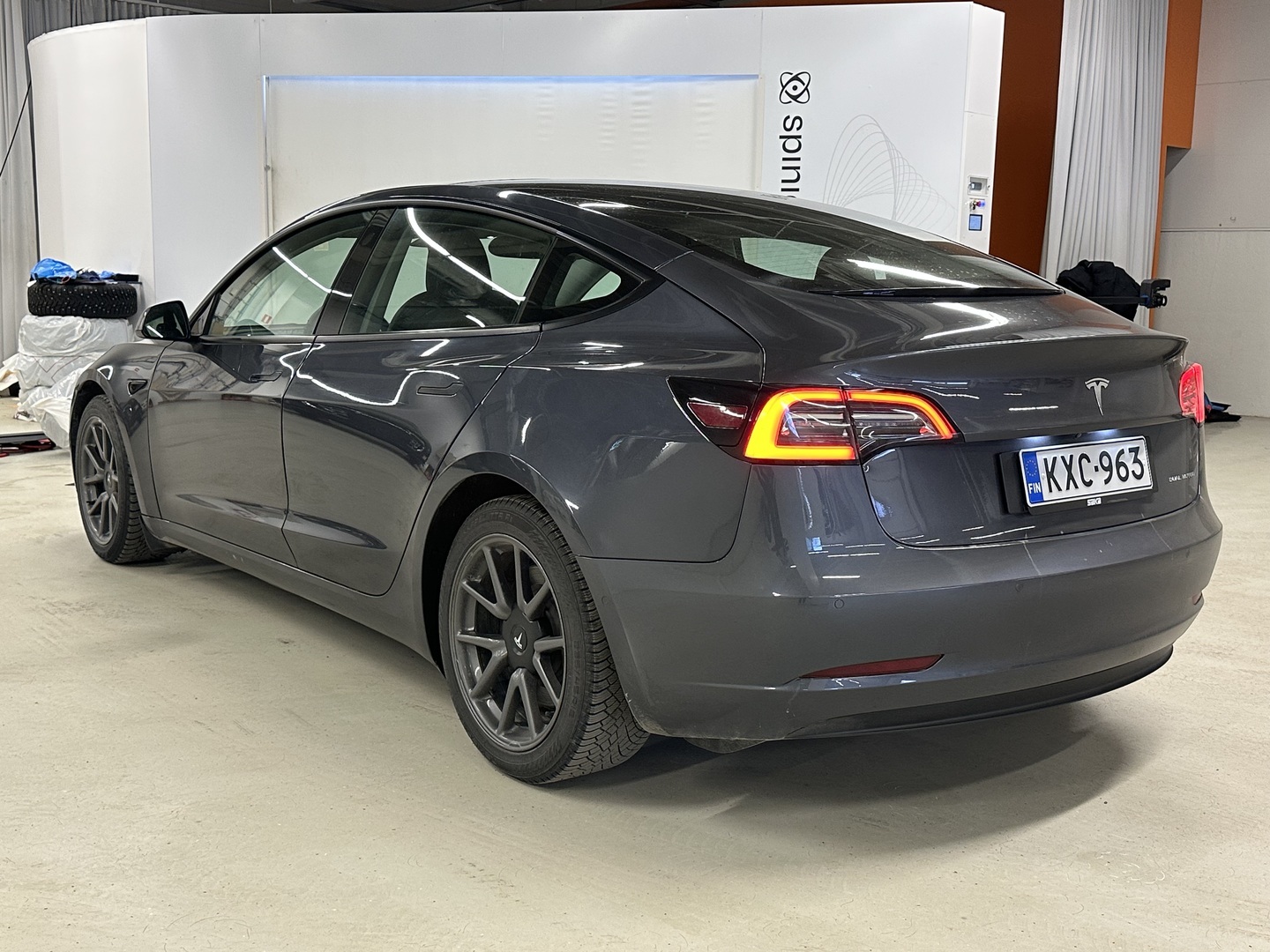 TESLA Model 3 2021