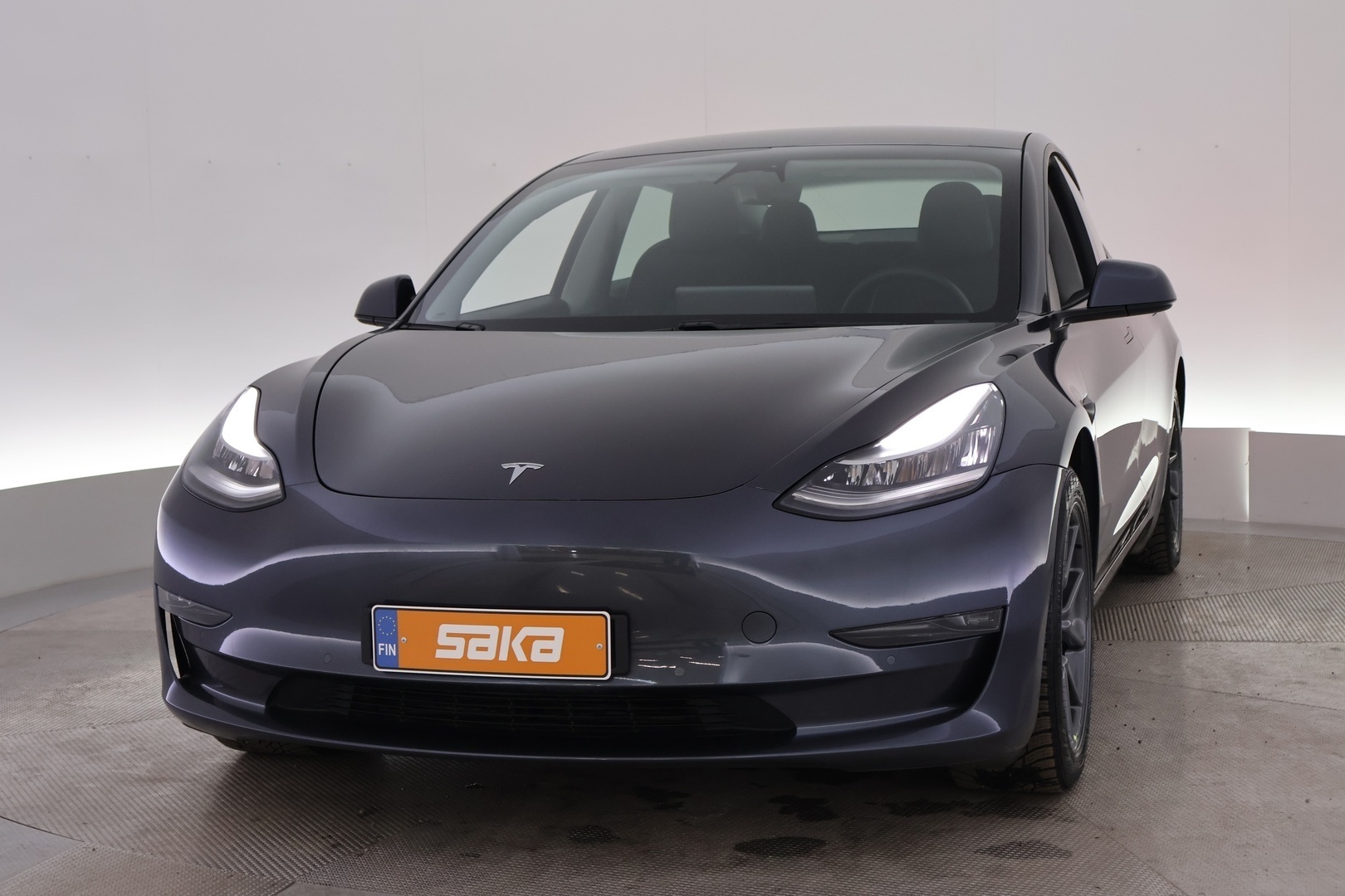 TESLA Model 3 2021