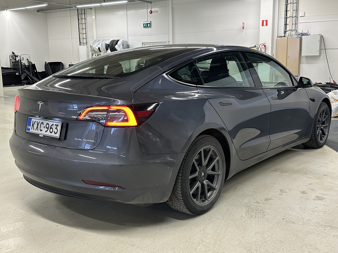 TESLA Model 3 2021