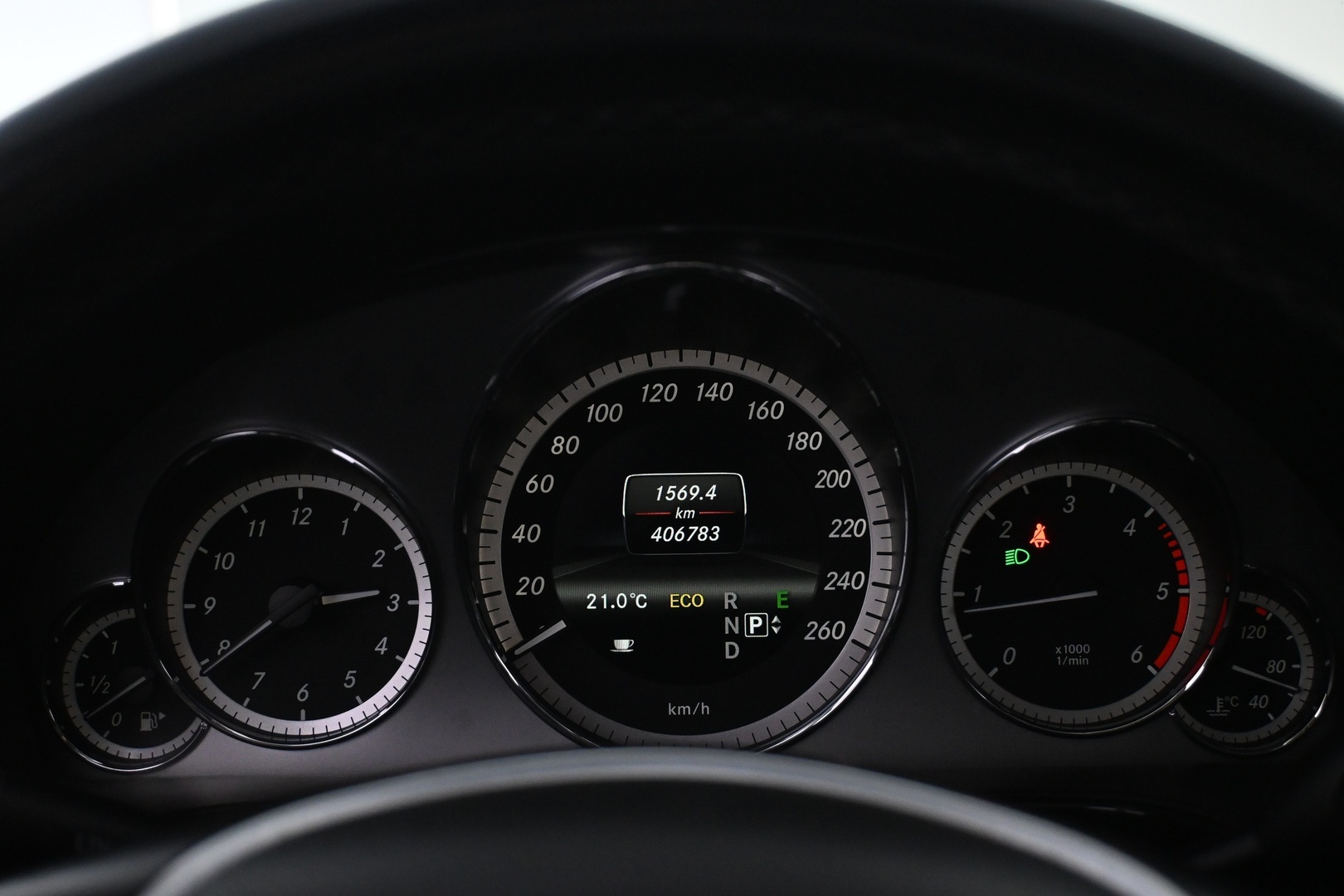 MERCEDES-BENZ E 2013