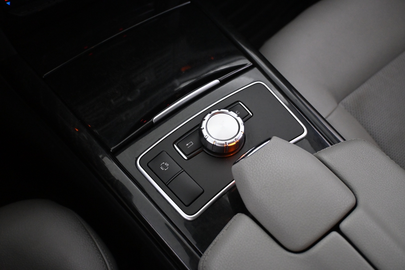 MERCEDES-BENZ E 2013