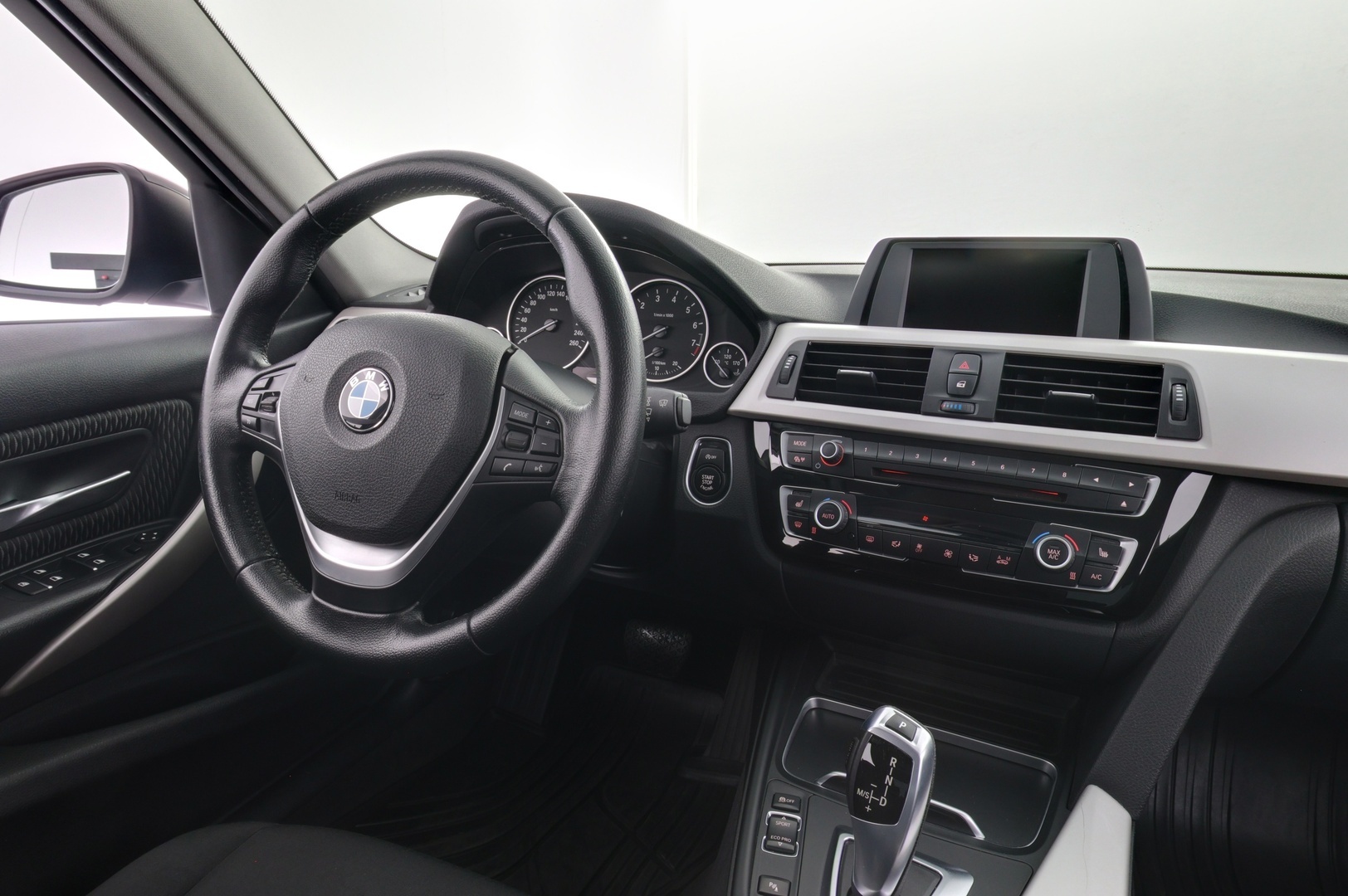 BMW 320 2016
