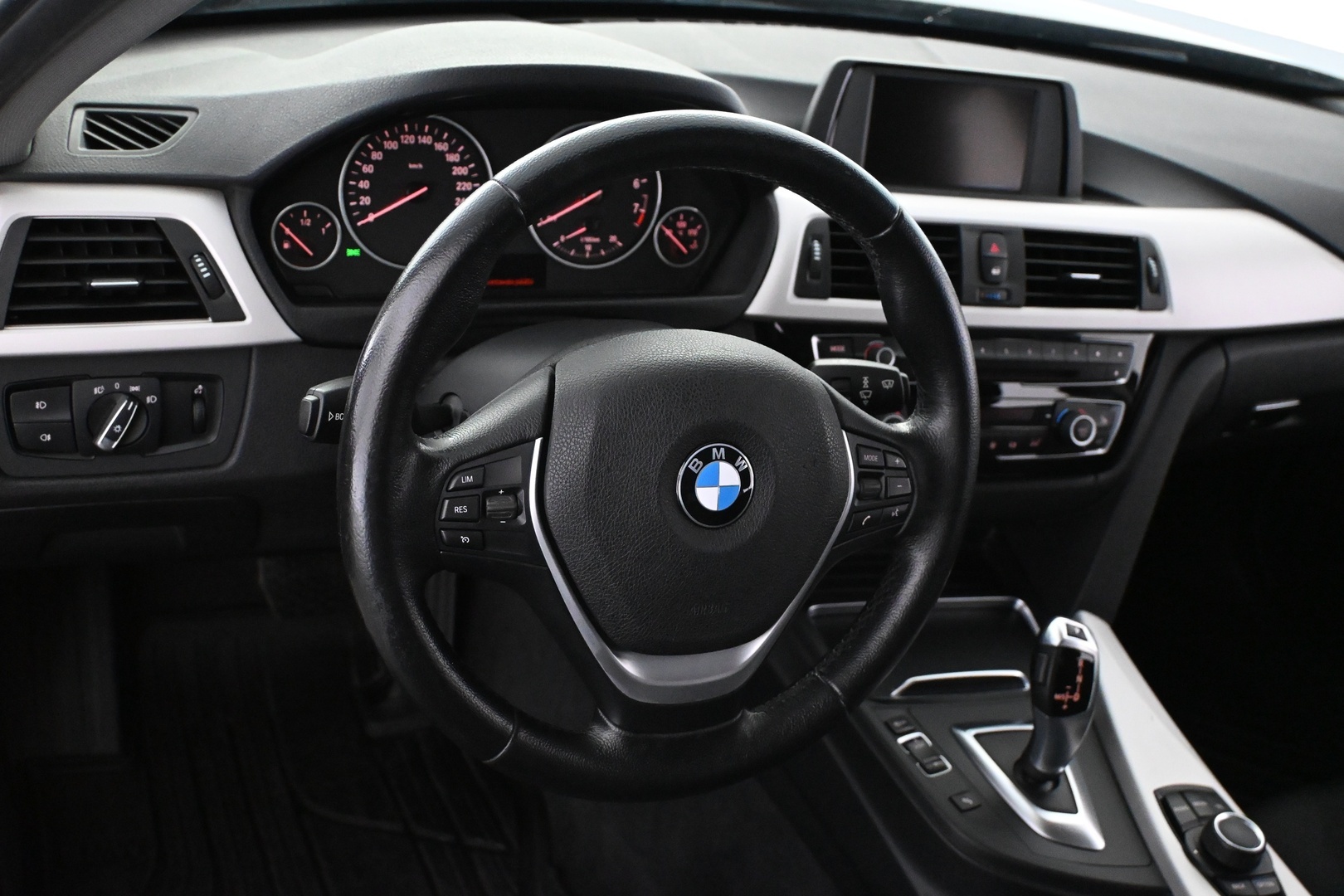 BMW 320 2016