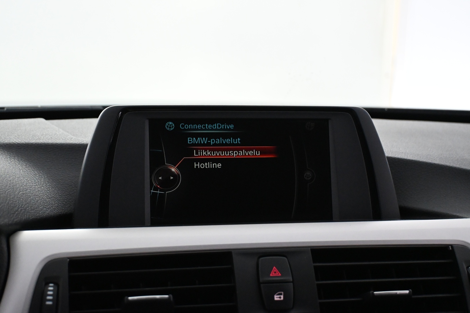 BMW 320 2016
