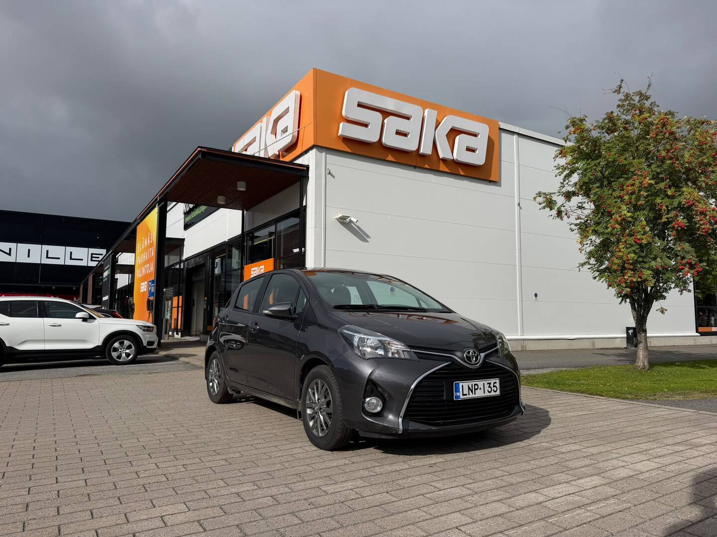 TOYOTA Yaris 2016