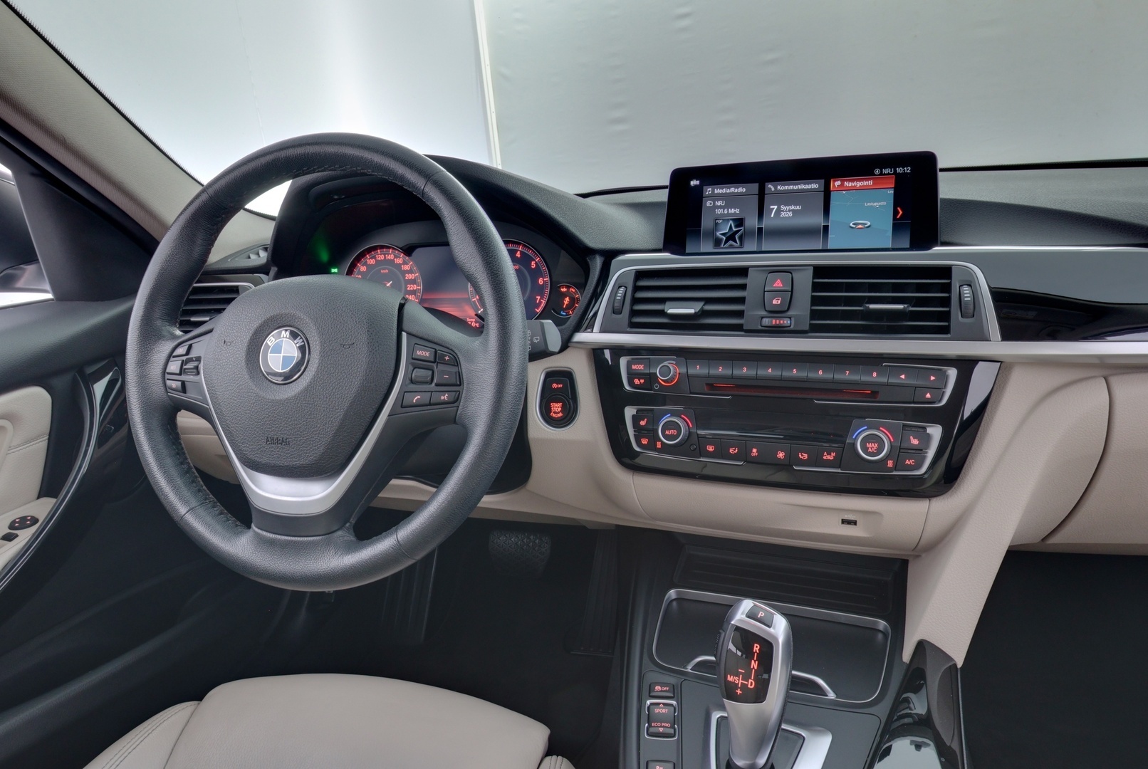 BMW 320 2019