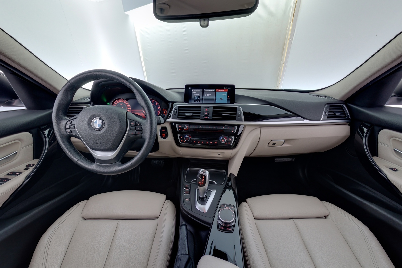 BMW 320 2019