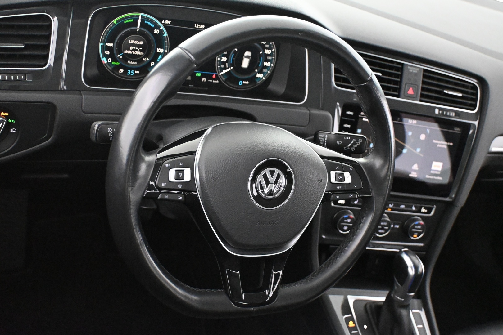VOLKSWAGEN Golf 2019
