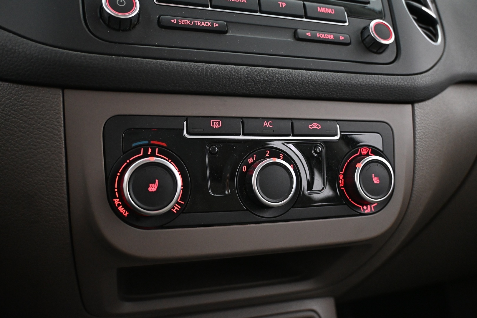 VOLKSWAGEN Golf Plus 2012