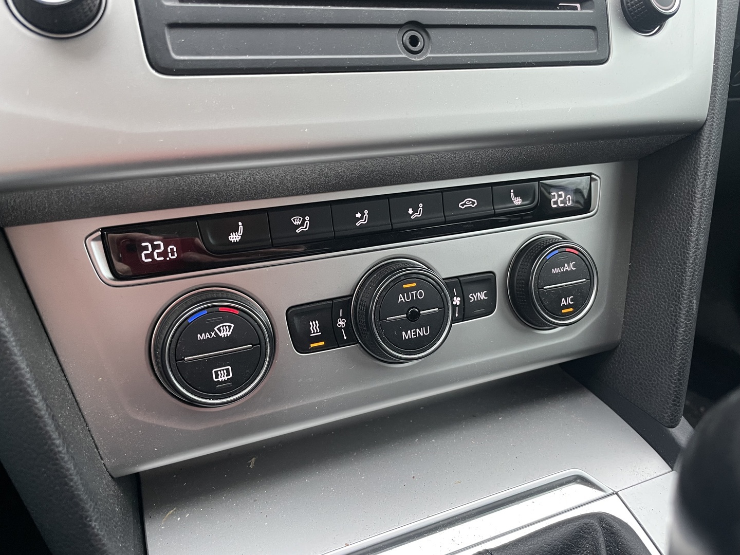 VOLKSWAGEN Passat 2016