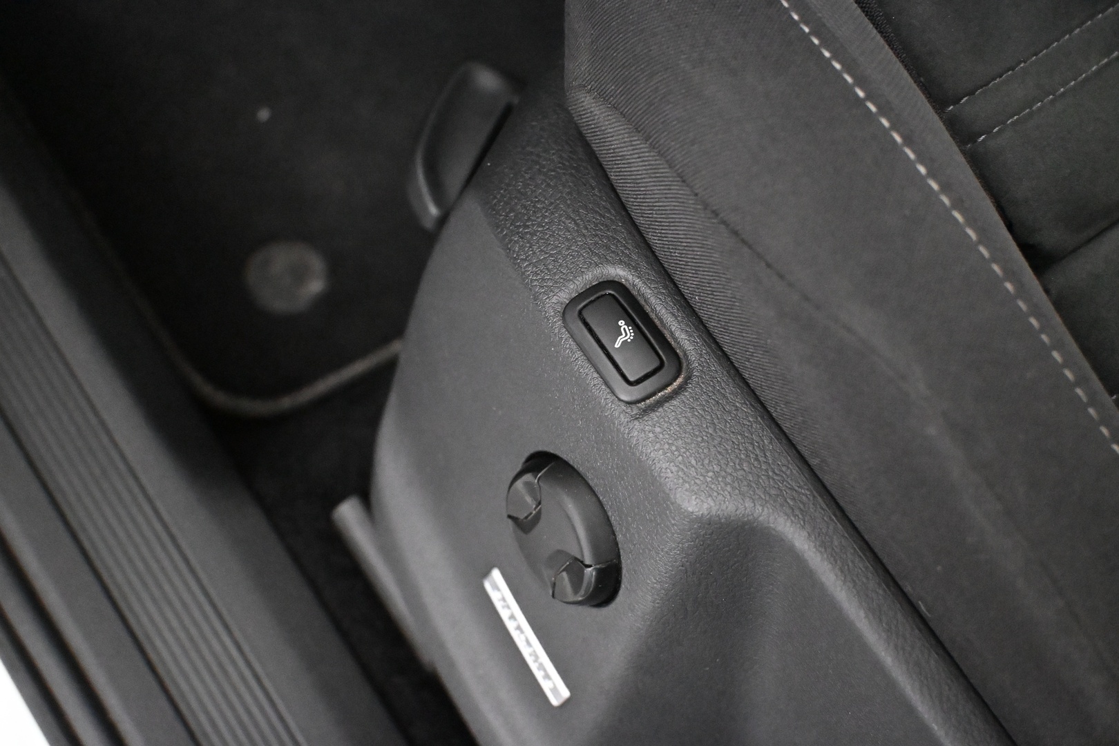 VOLKSWAGEN Touran 2016