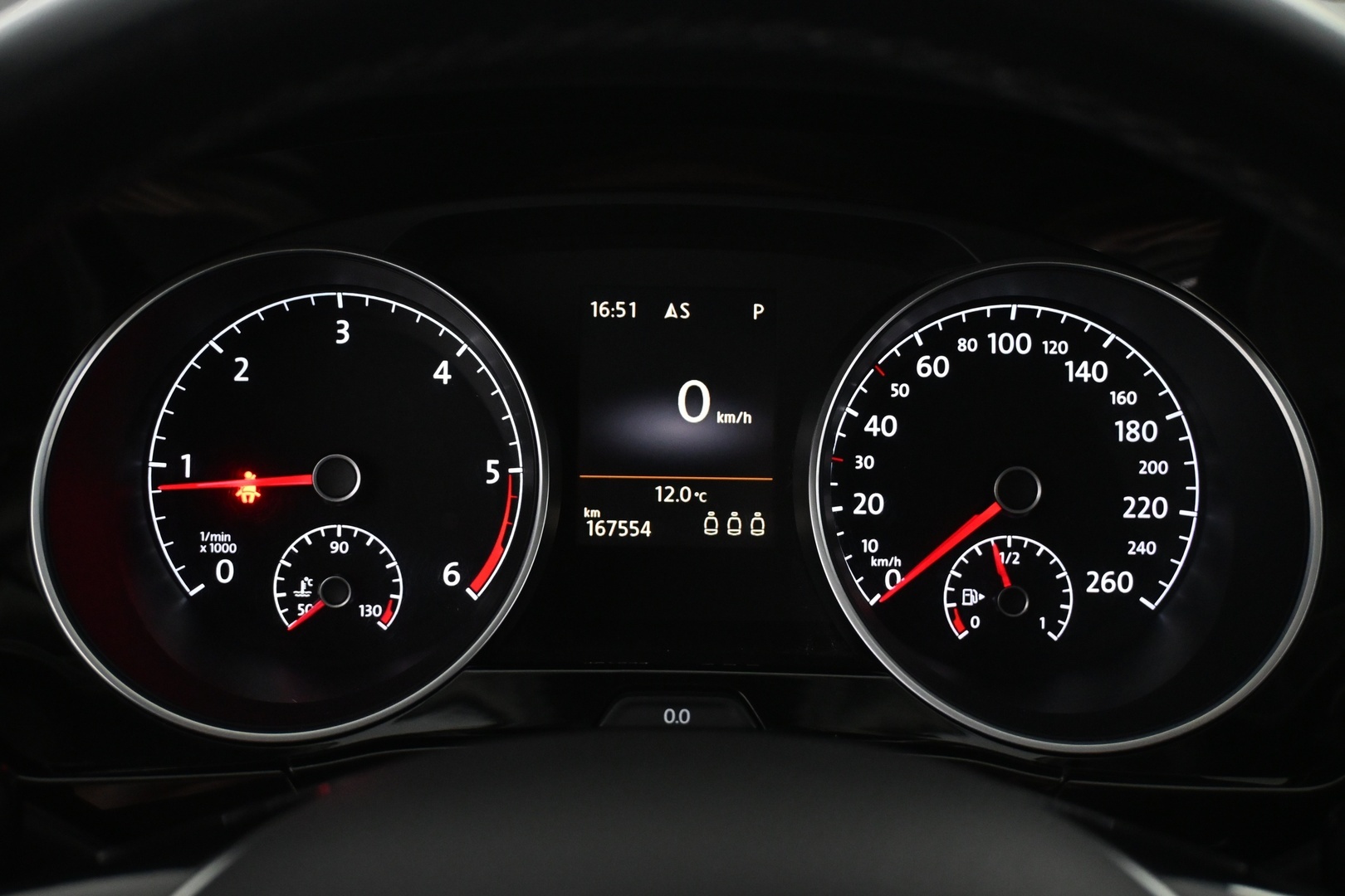 VOLKSWAGEN Touran 2016