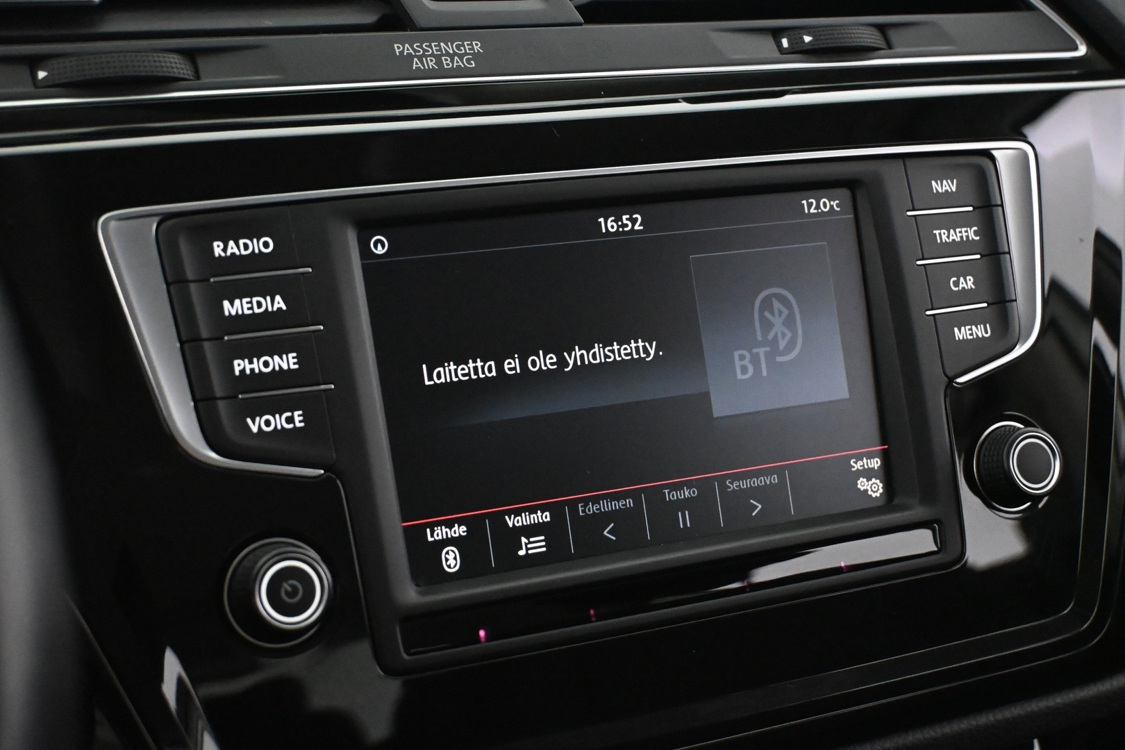 VOLKSWAGEN Touran 2016