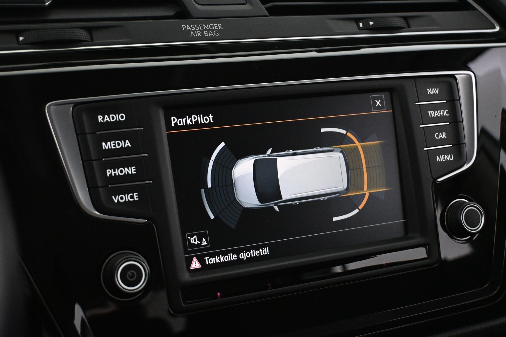 VOLKSWAGEN Touran 2016