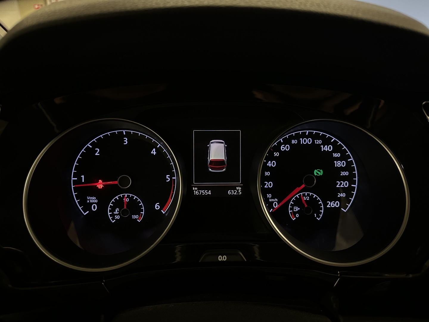 VOLKSWAGEN Touran 2016