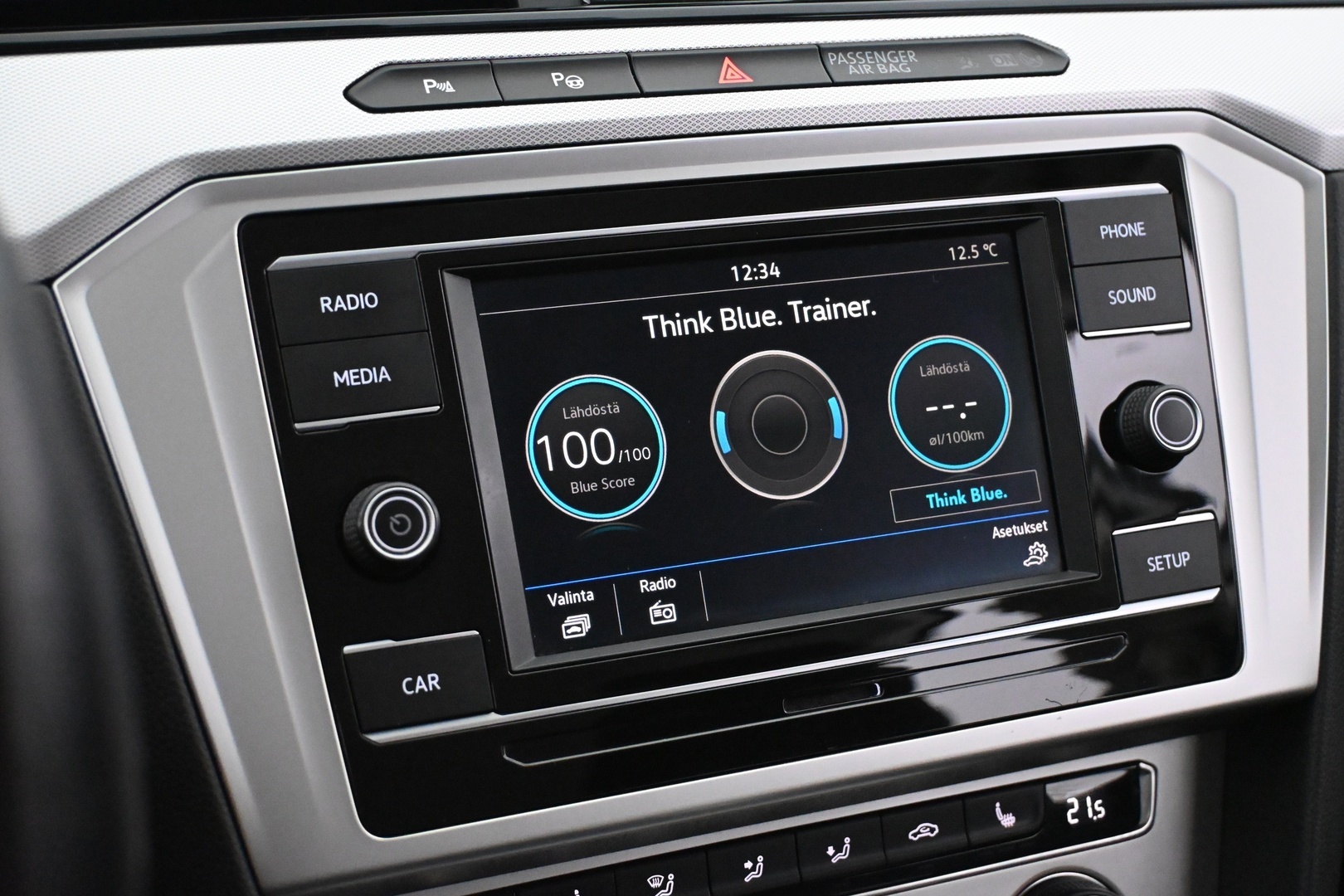 VOLKSWAGEN Passat 2018