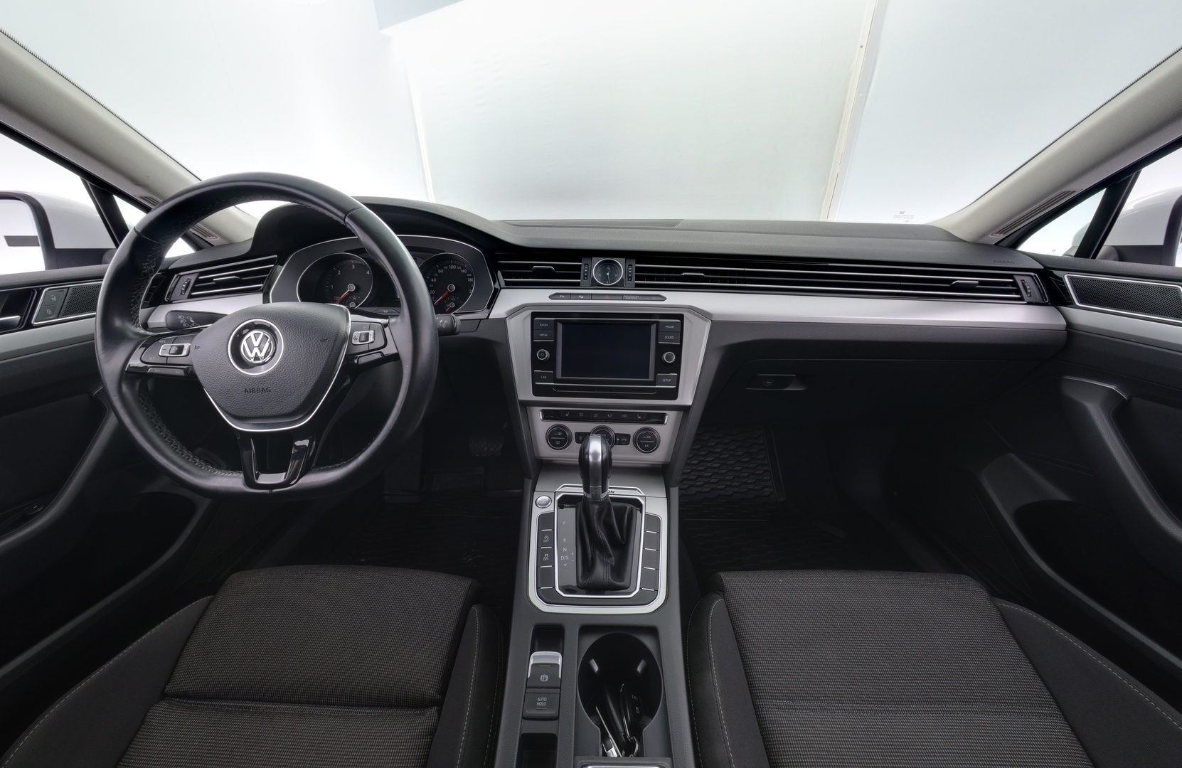 VOLKSWAGEN Passat 2018