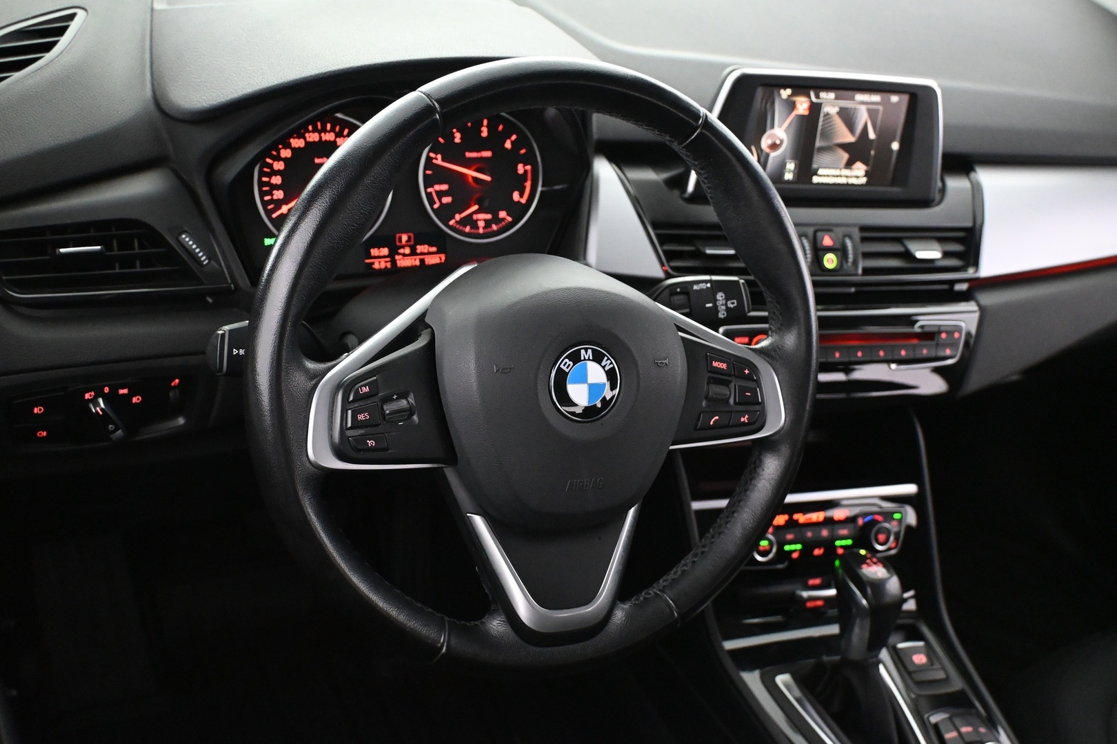BMW 218 2016