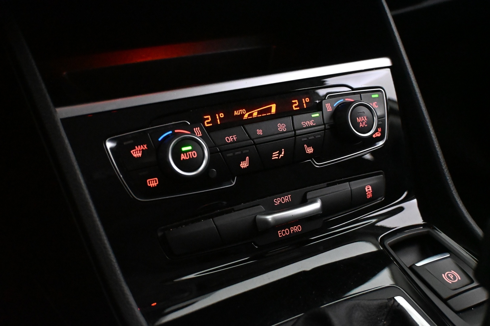 BMW 218 2016
