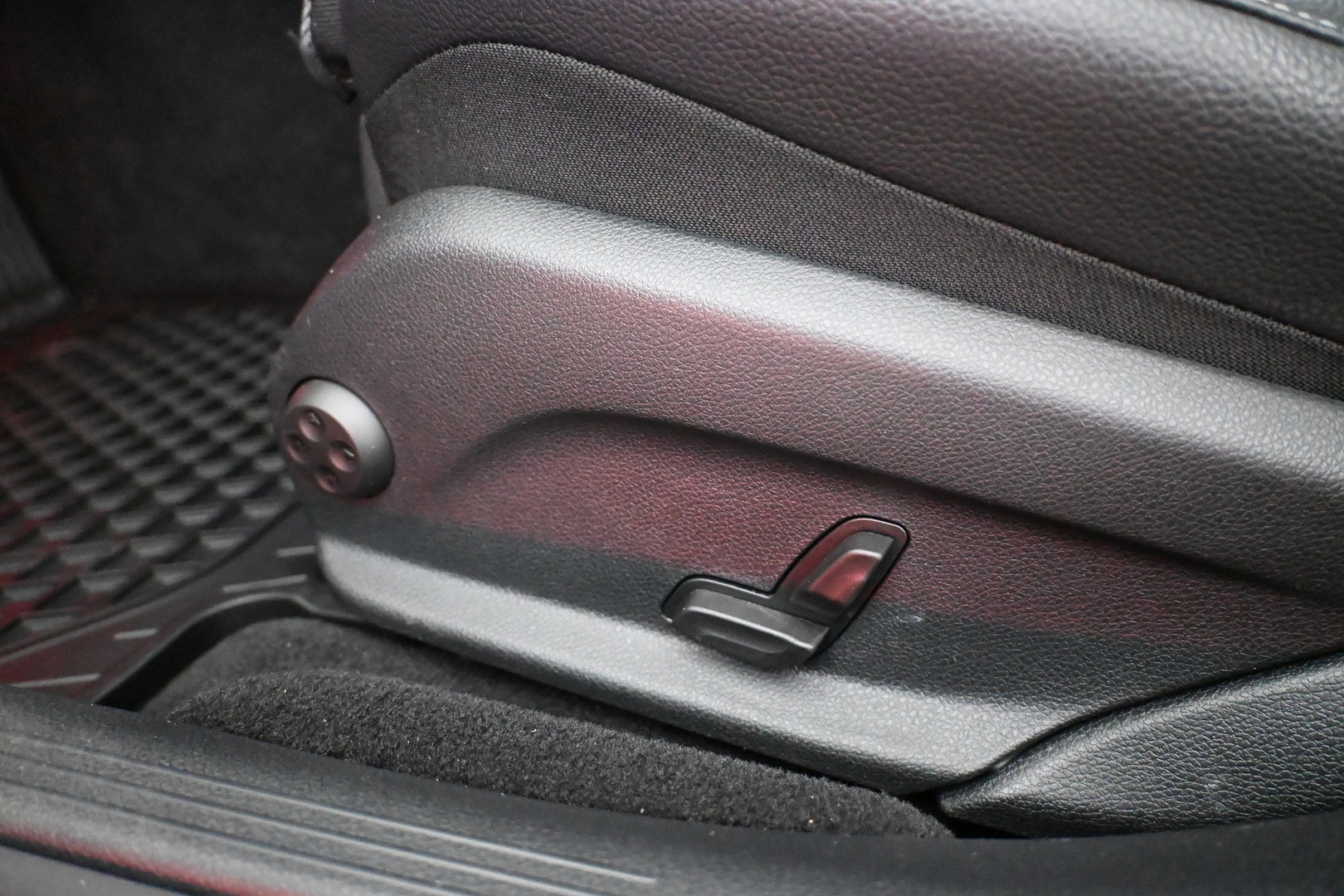 MERCEDES-BENZ E 2023