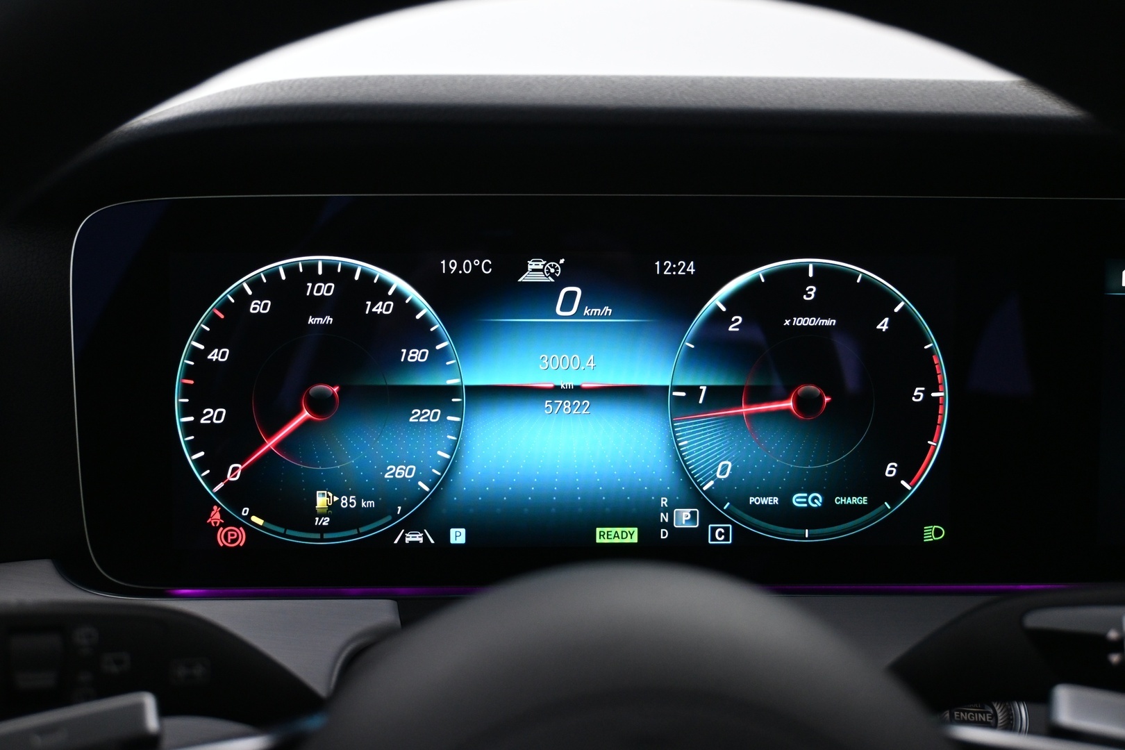 MERCEDES-BENZ E 2023