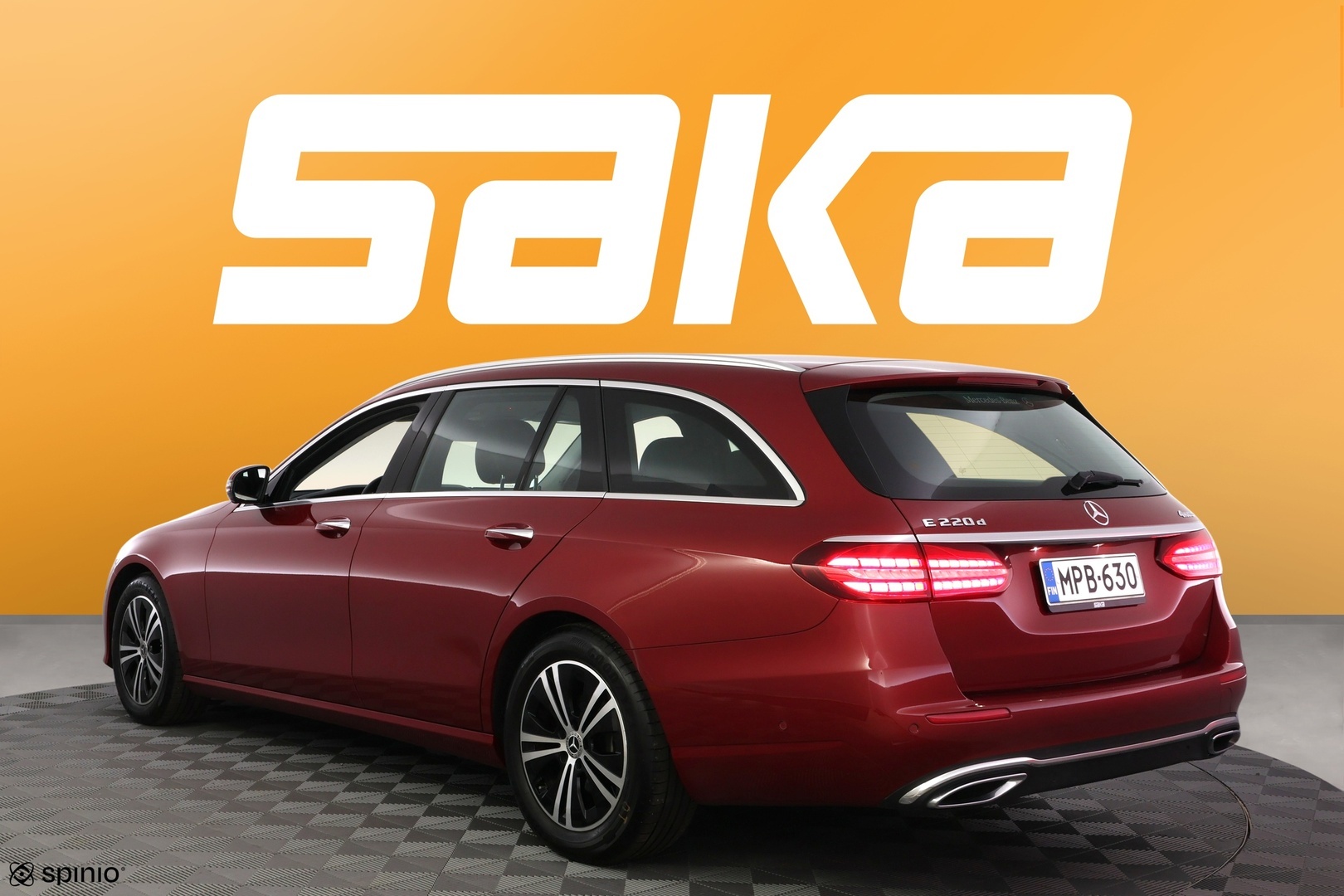 MERCEDES-BENZ E 2023