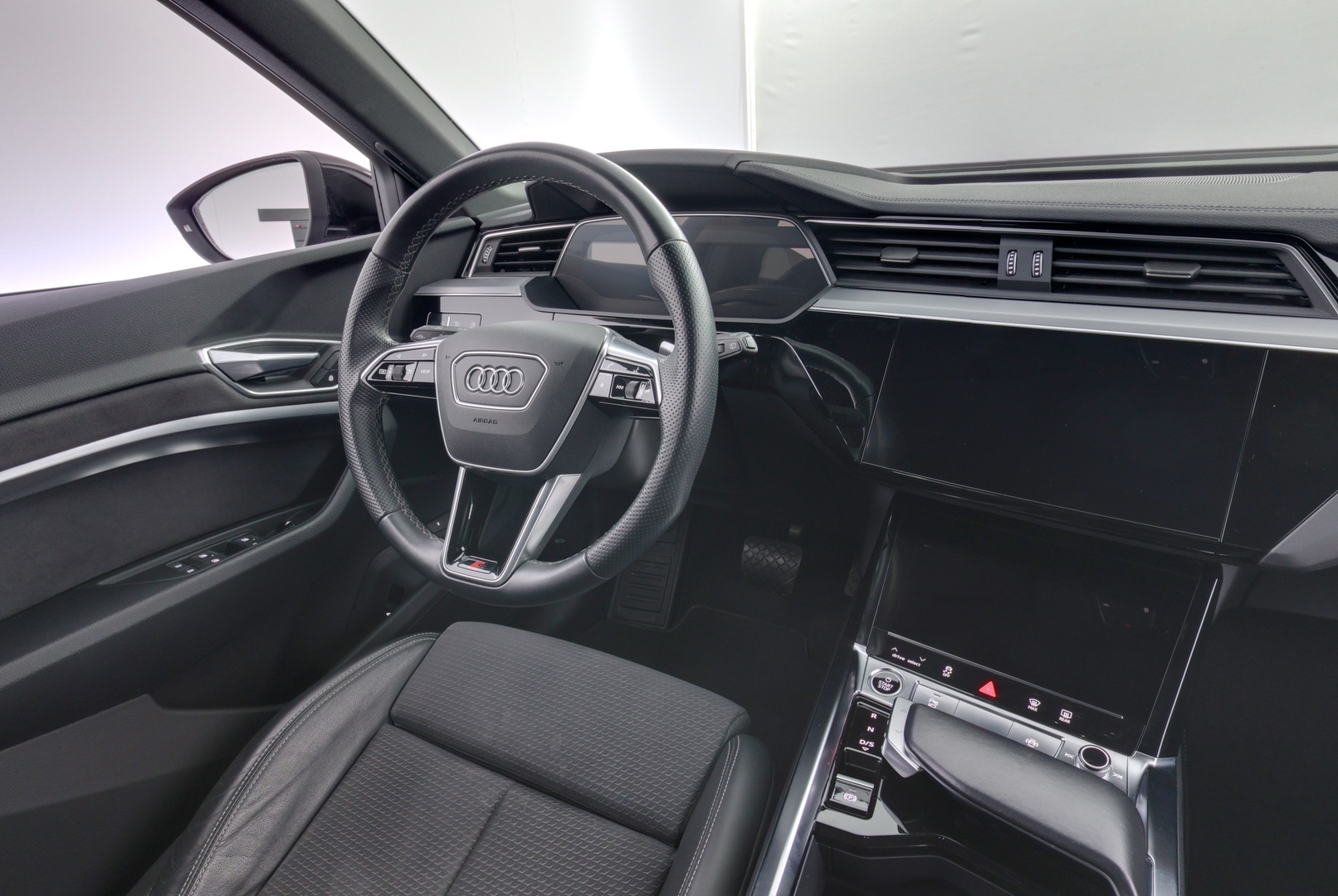 AUDI e-tron 2022