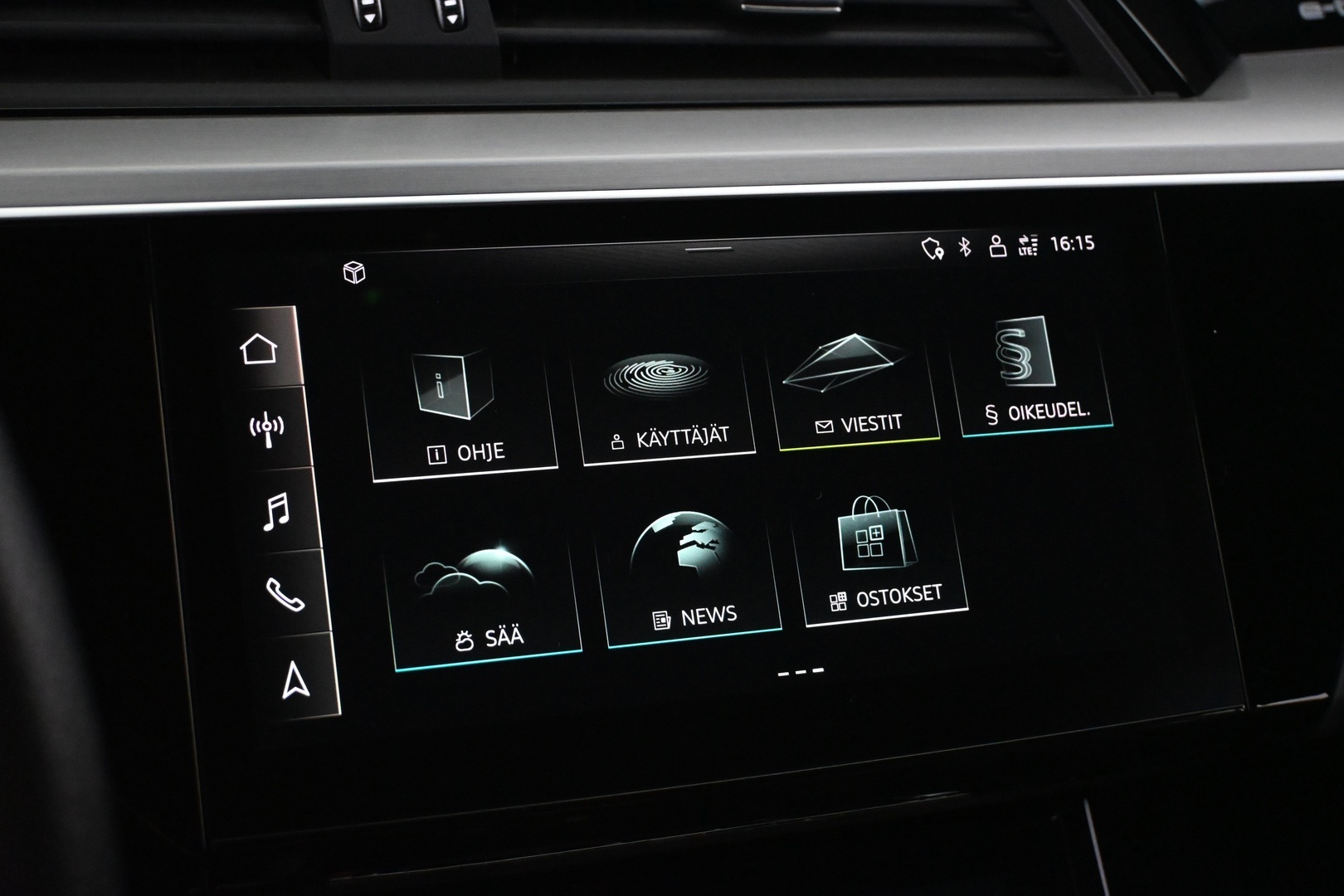 AUDI e-tron 2022