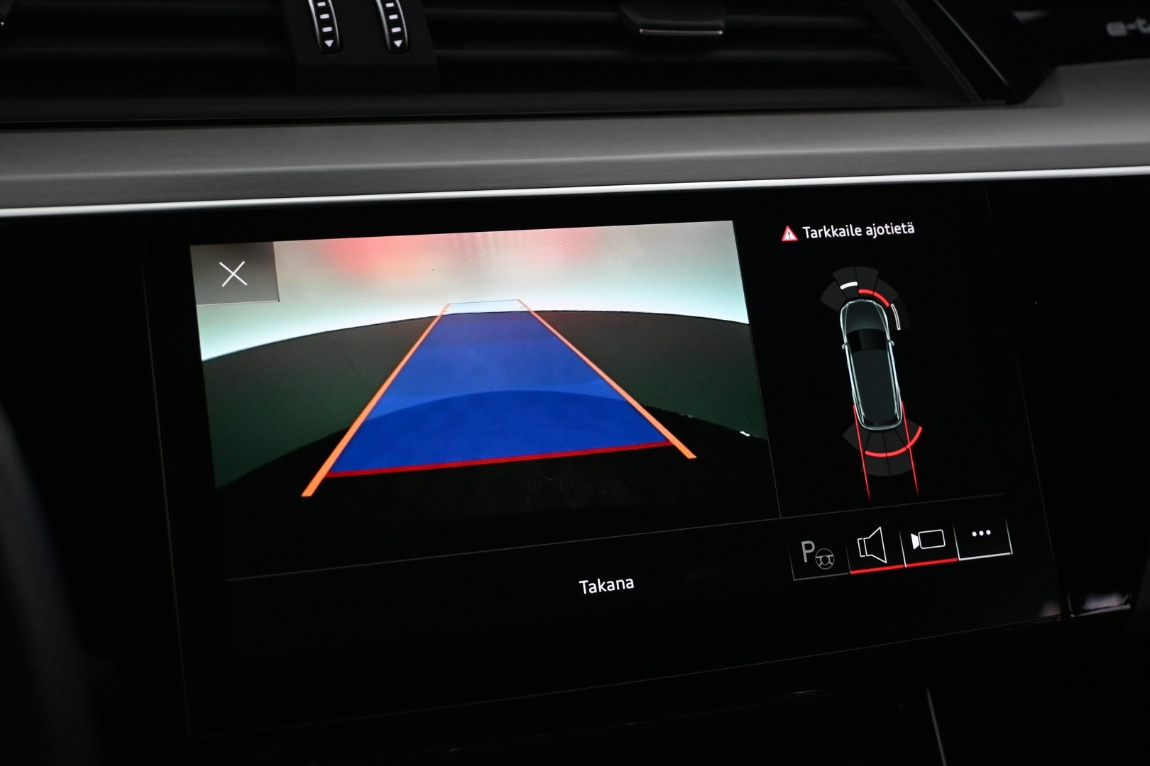 AUDI e-tron 2022