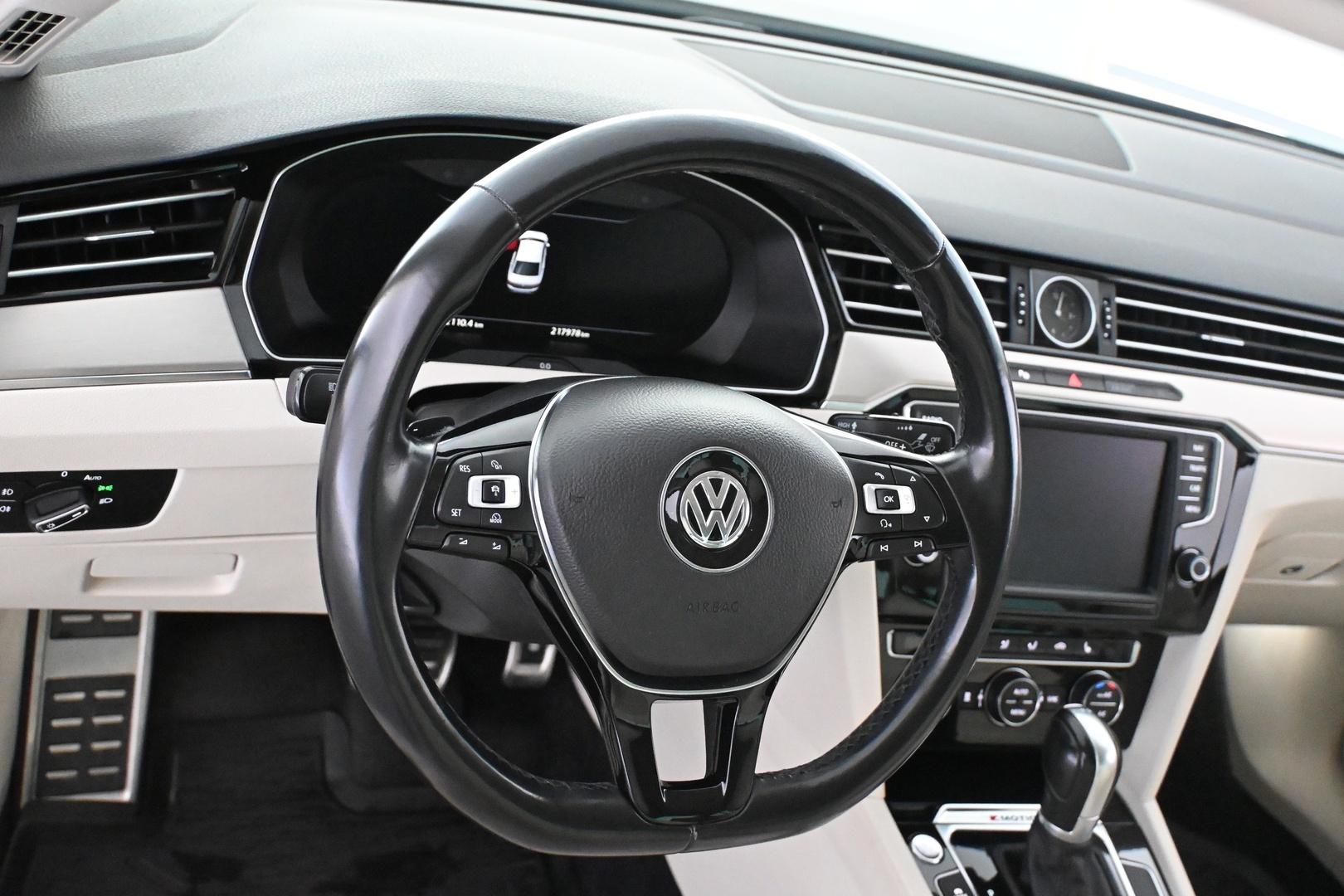 VOLKSWAGEN Passat 2016