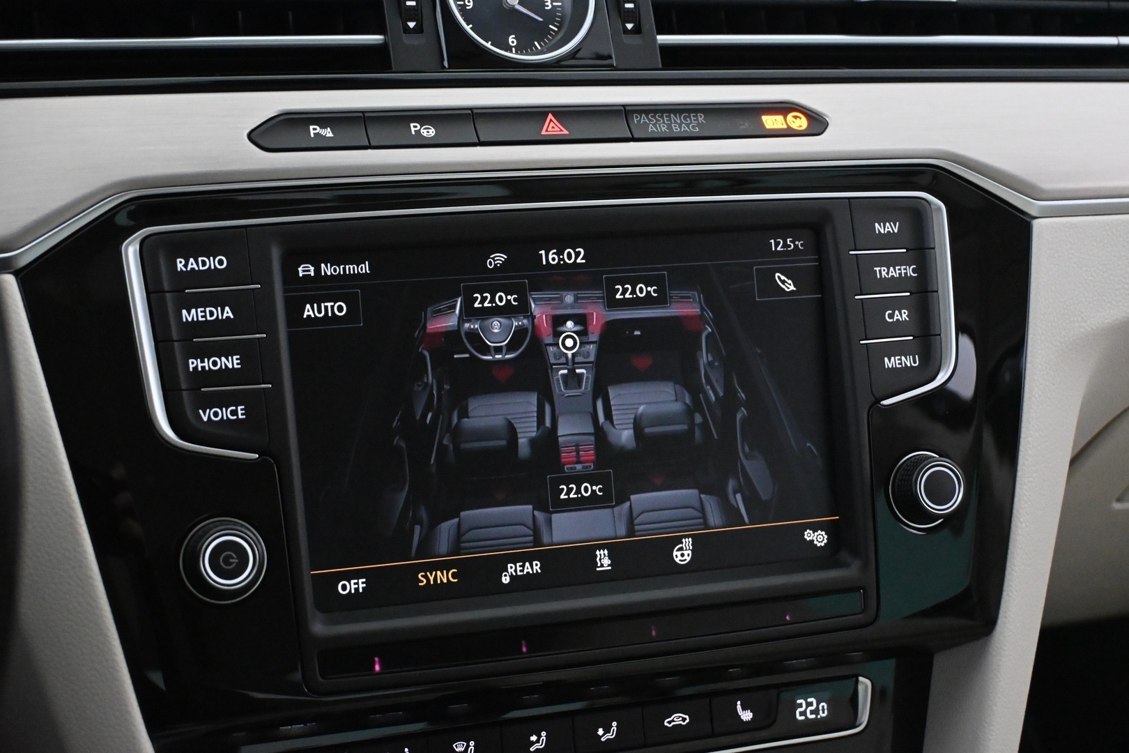 VOLKSWAGEN Passat 2016