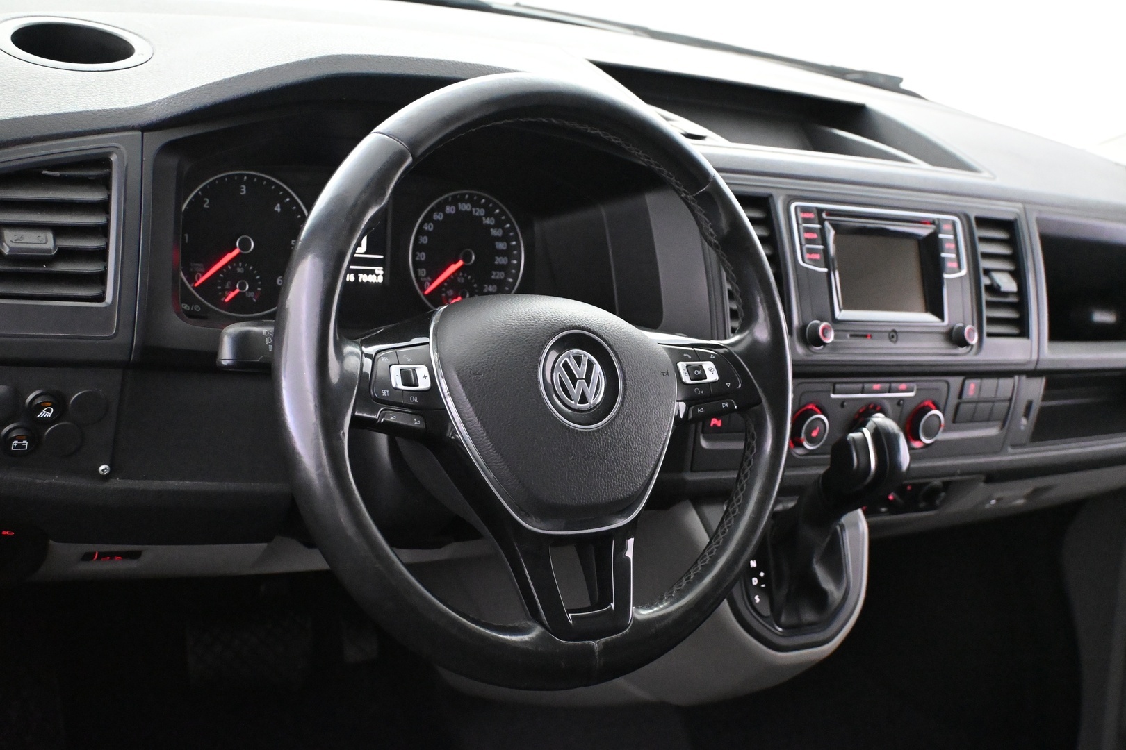 VOLKSWAGEN Transporter 2017