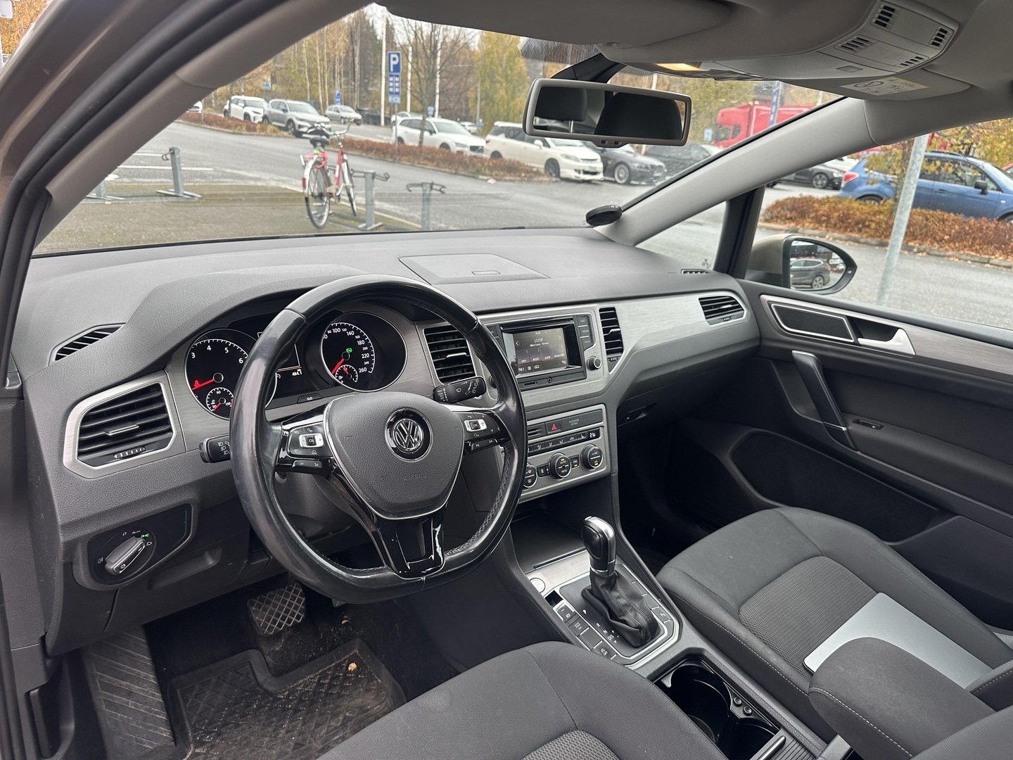 VOLKSWAGEN Golf Sportsvan 2015