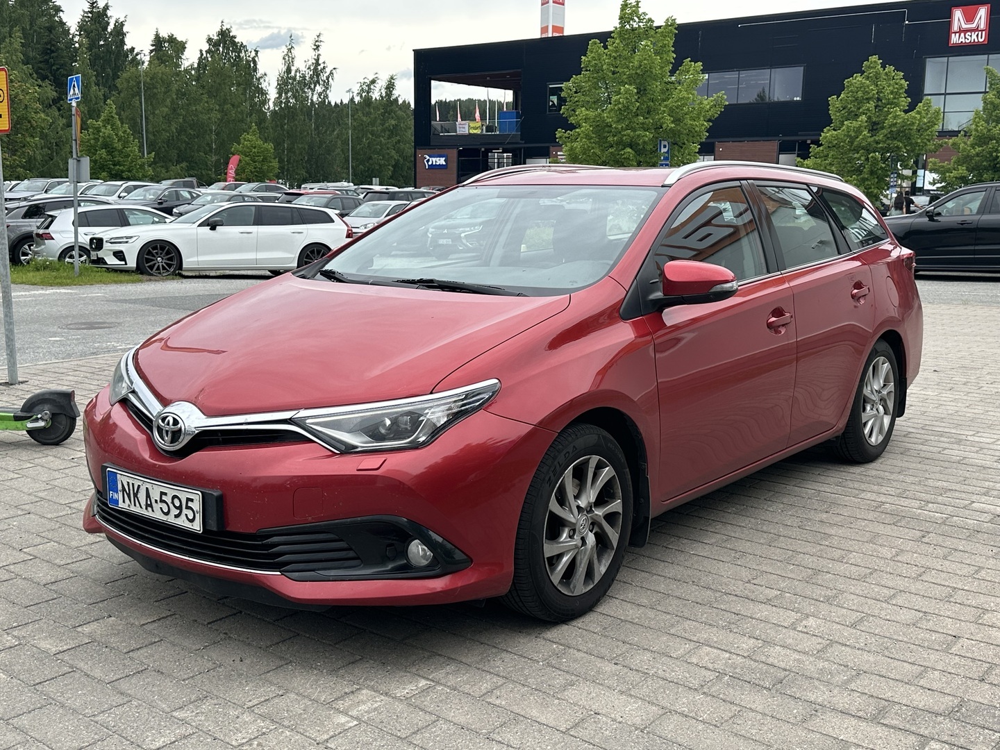 TOYOTA Auris 2016