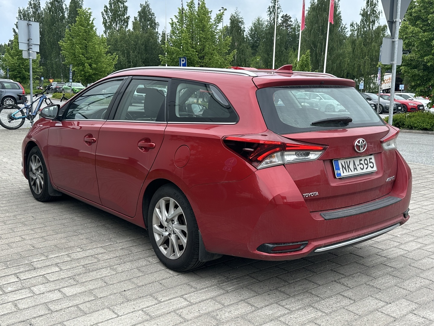 TOYOTA Auris 2016