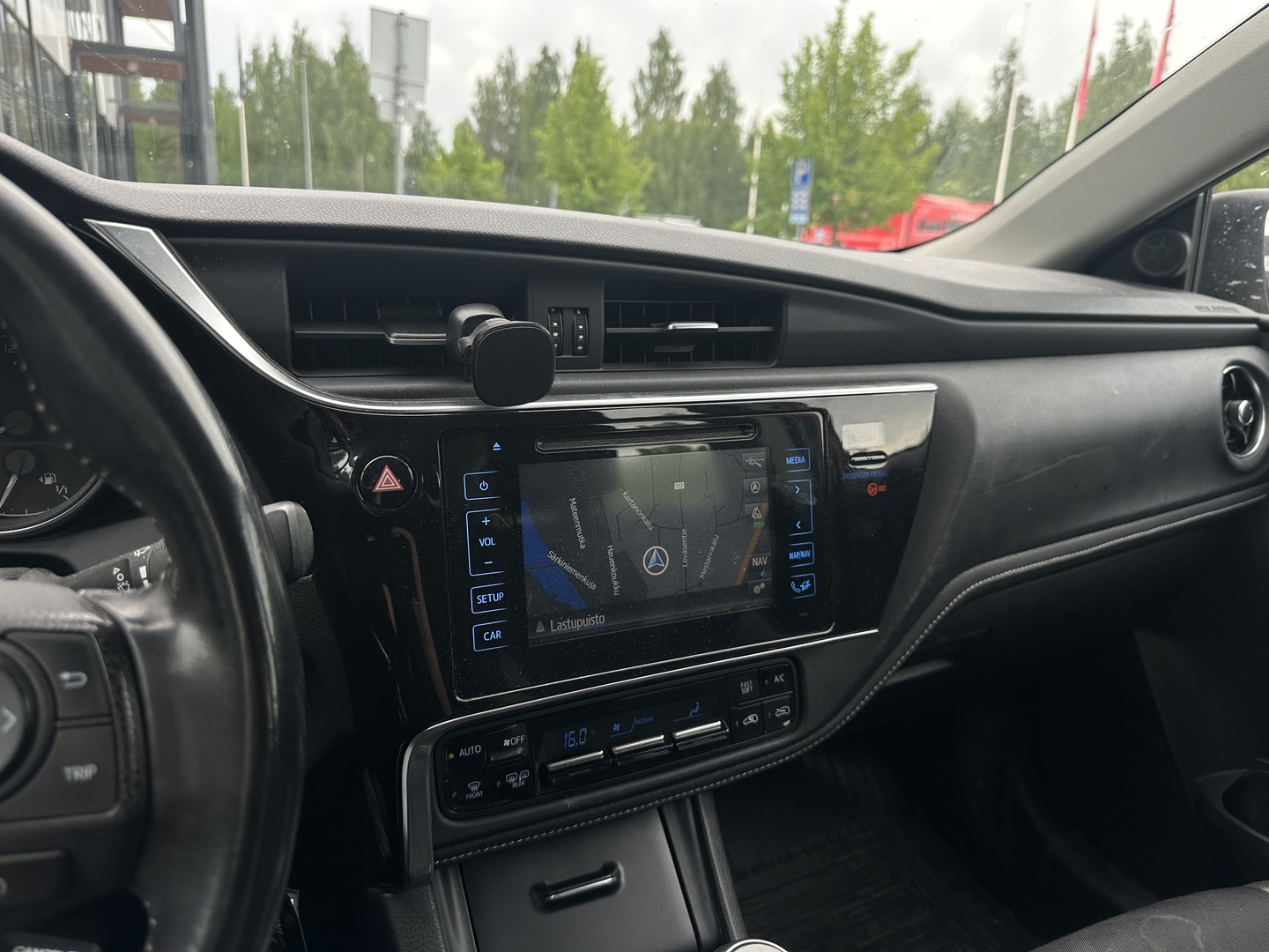 TOYOTA Auris 2016