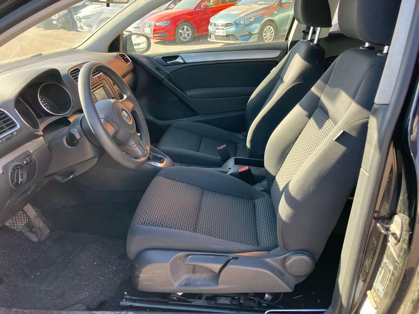 VOLKSWAGEN Golf 2012