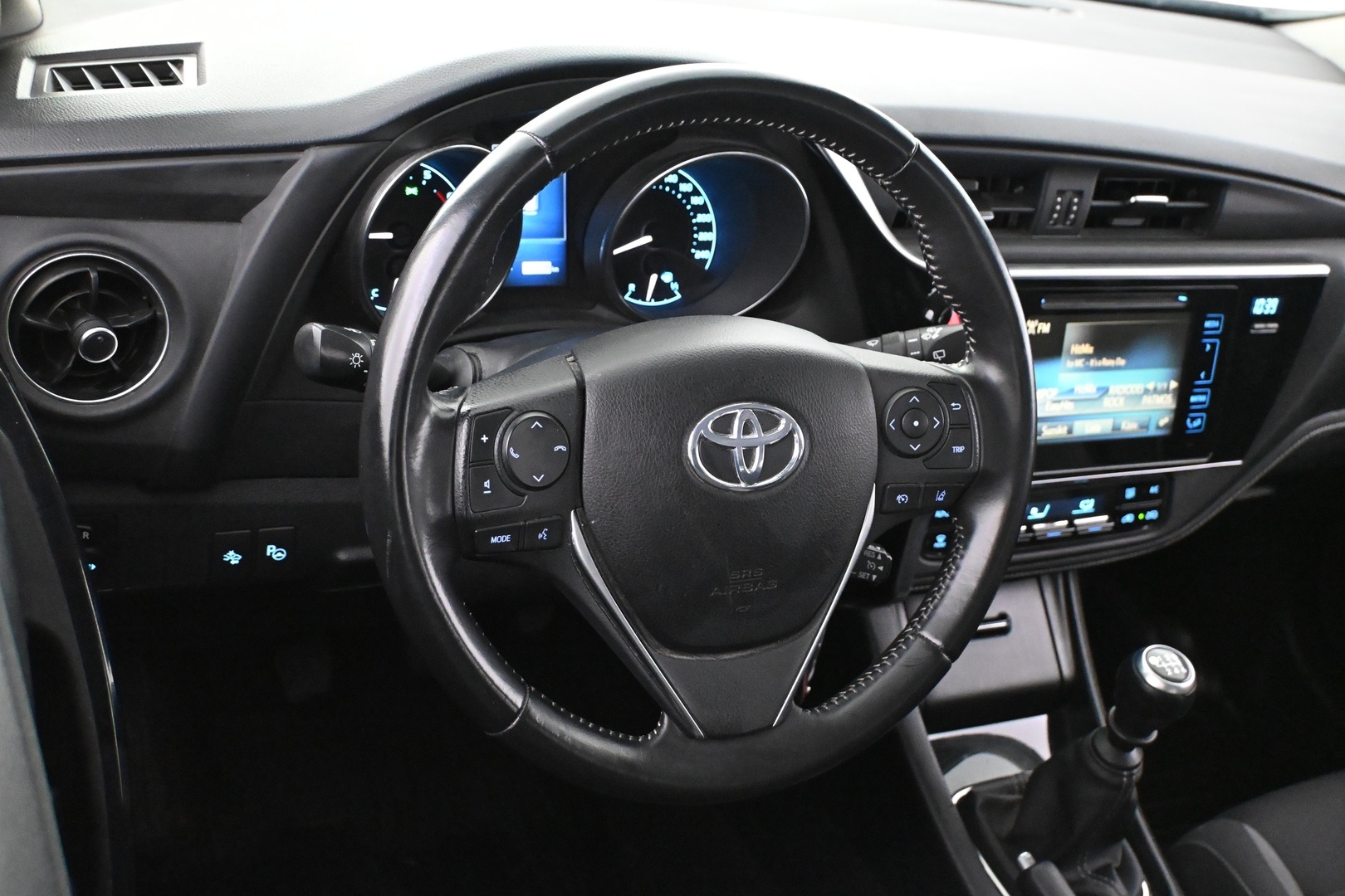 TOYOTA Auris 2016