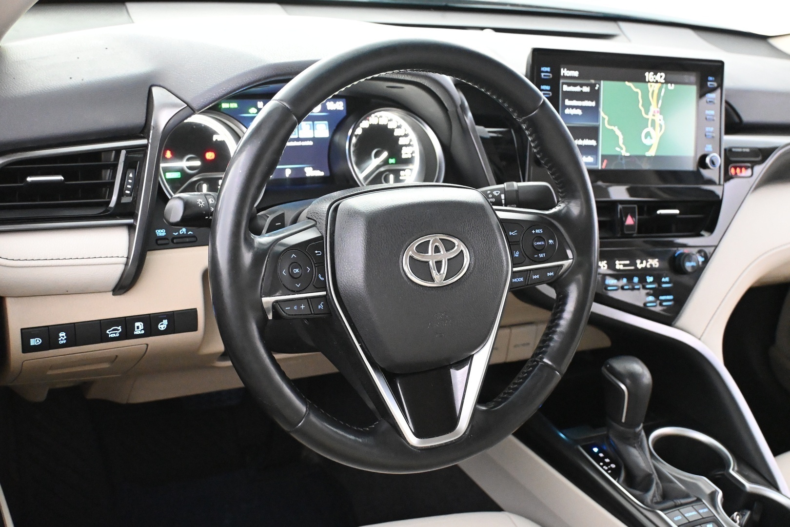 TOYOTA Camry 2023